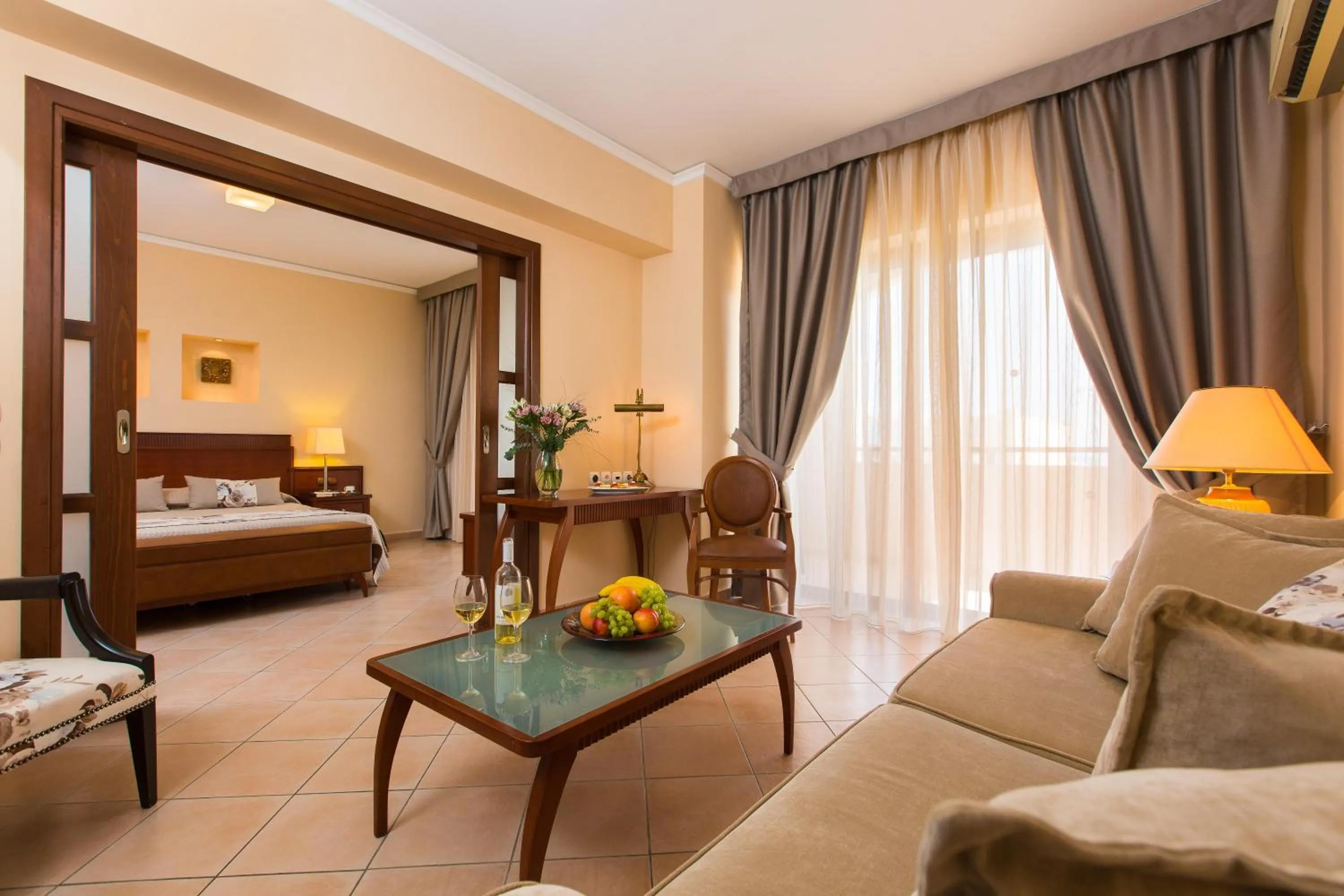 Photo of the whole room, Bed in Theartemis Palace