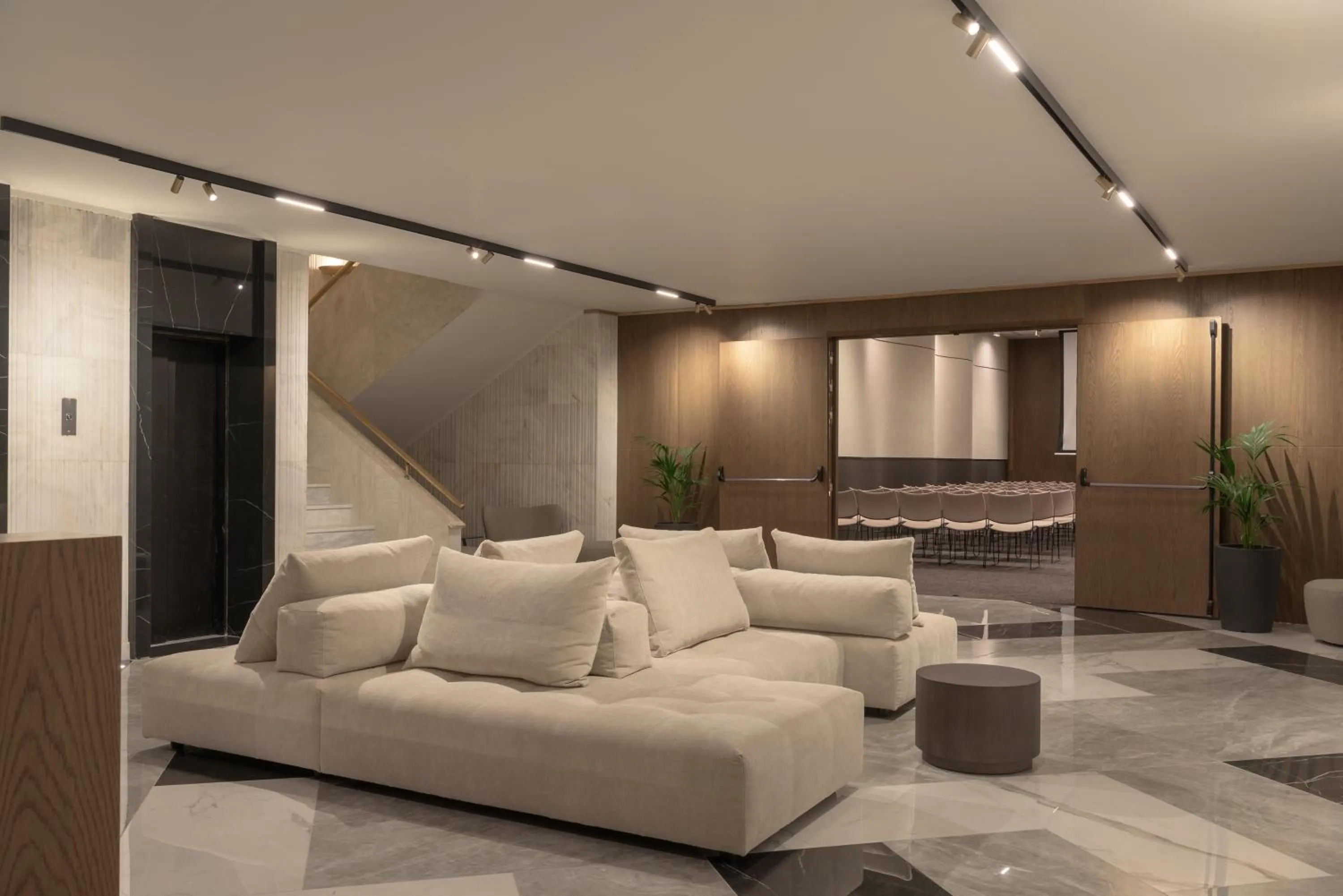 TV and multimedia in Theartemis Palace