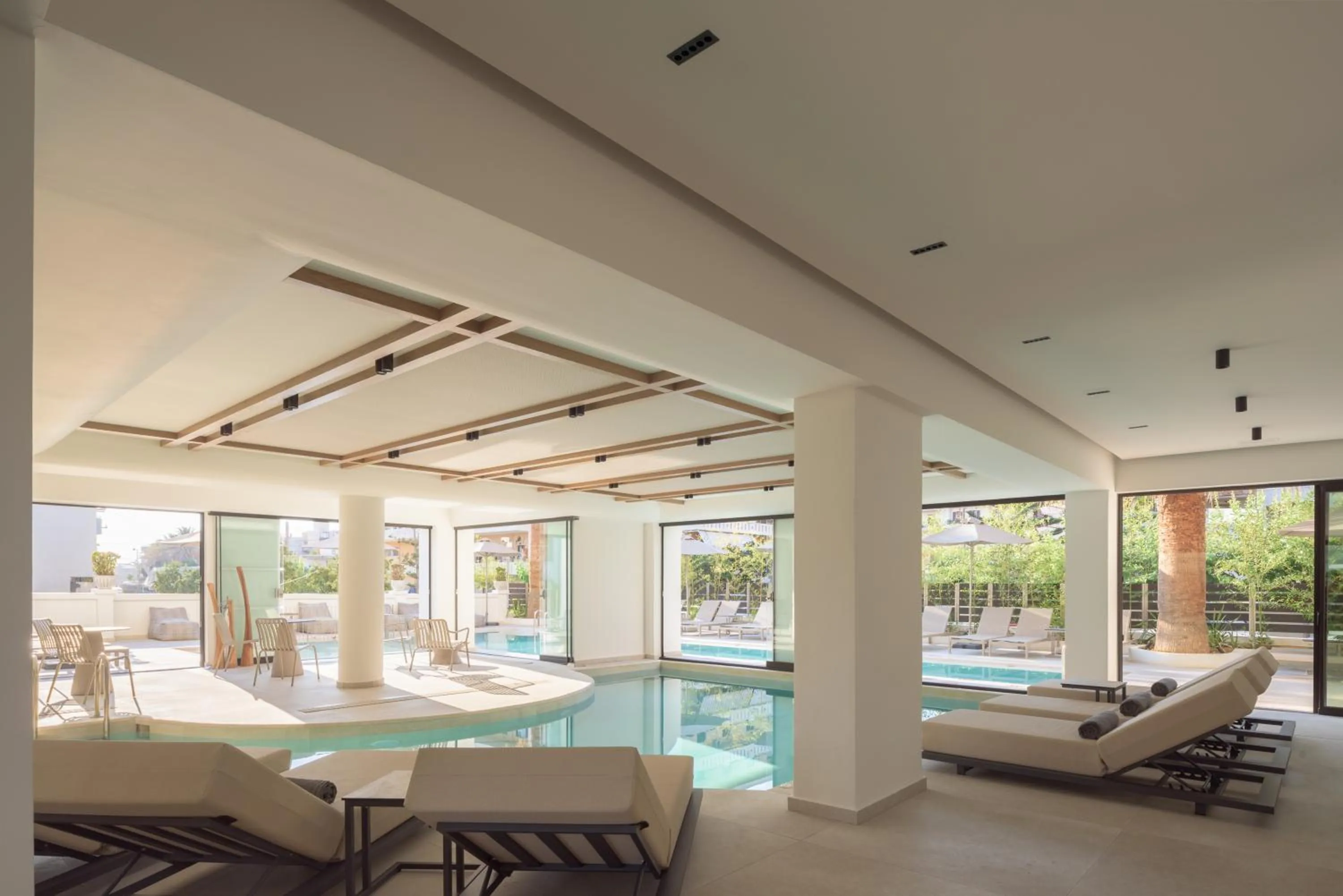 Swimming pool in Theartemis Palace