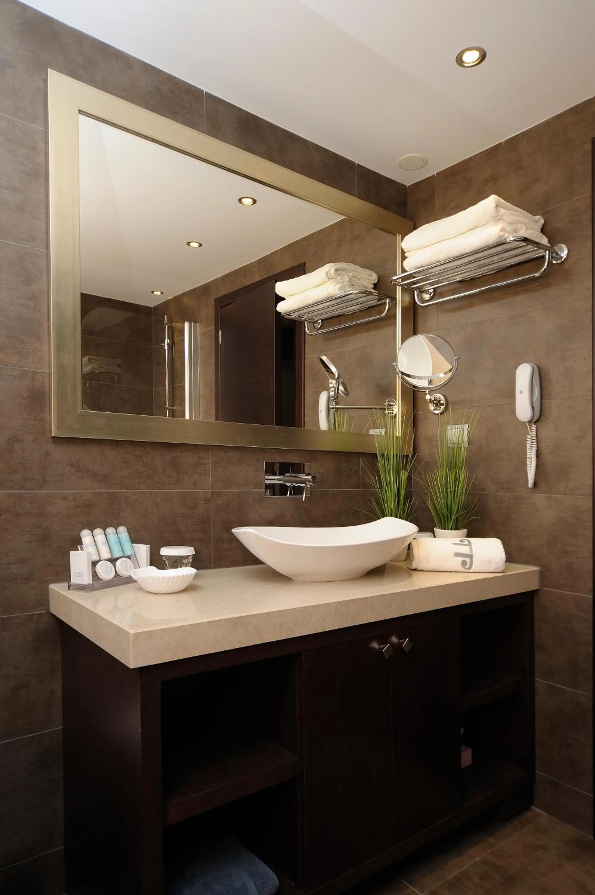 Bathroom in Theartemis Palace