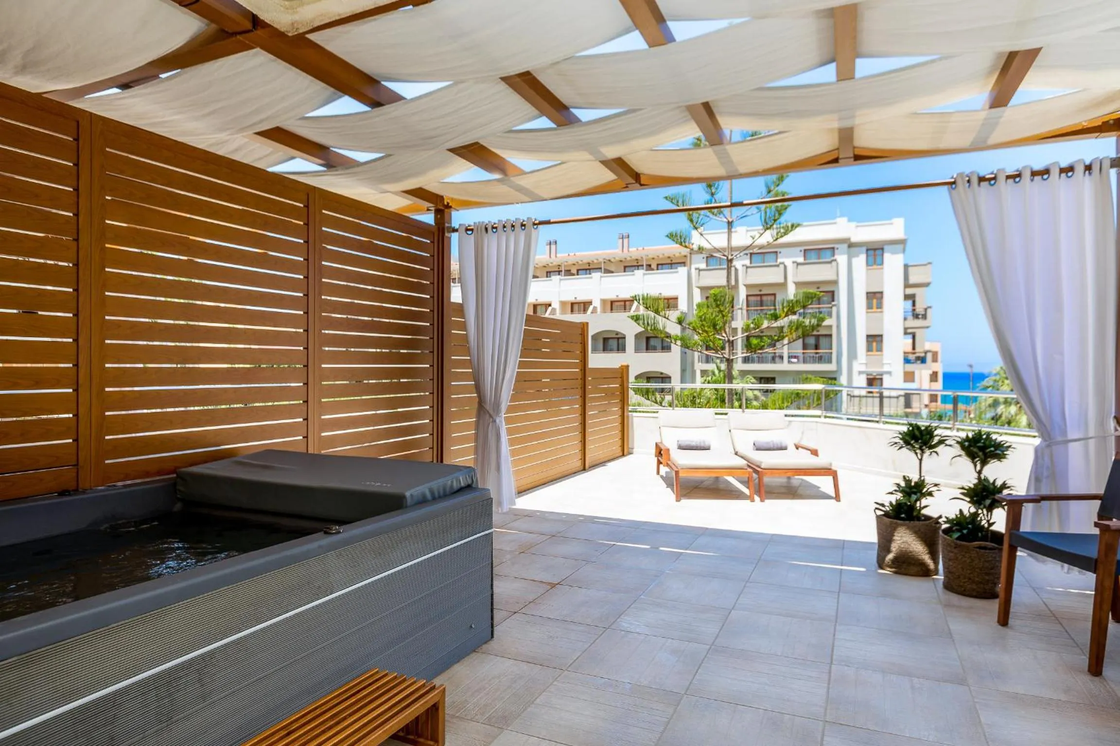 Day in Theartemis Palace