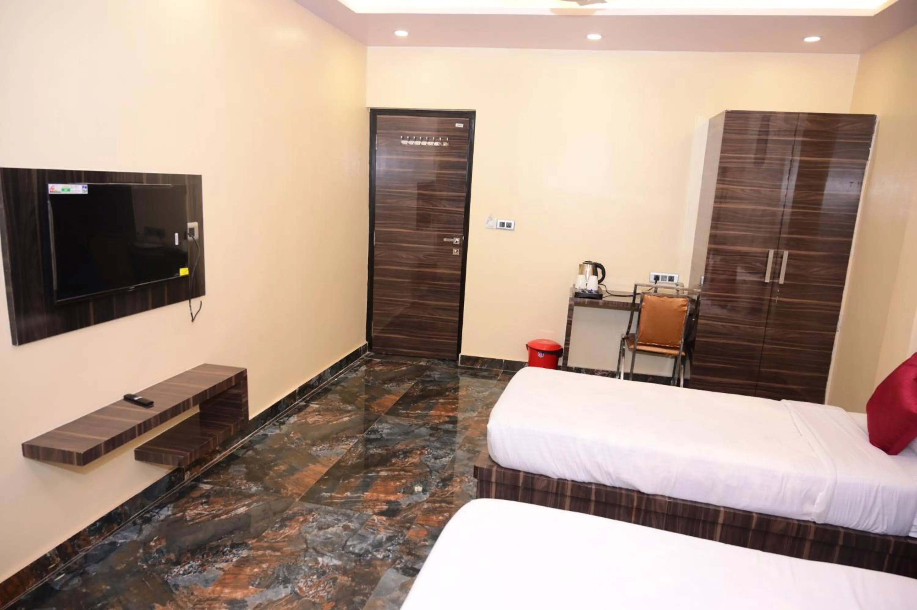 Bed in HOTEL GM INTERNATIONAL