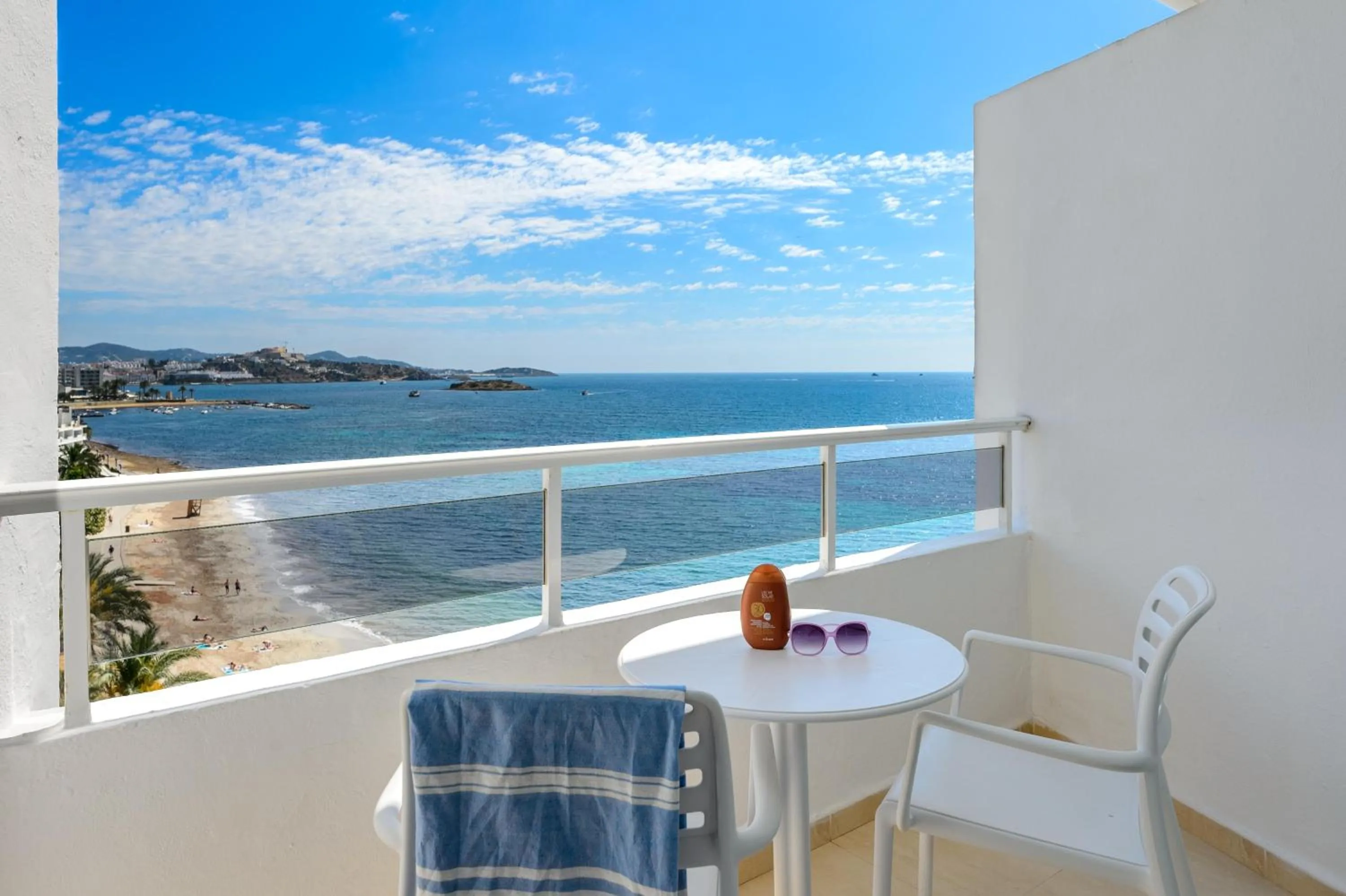 Photo of the whole room in Hotel Vibra Algarb