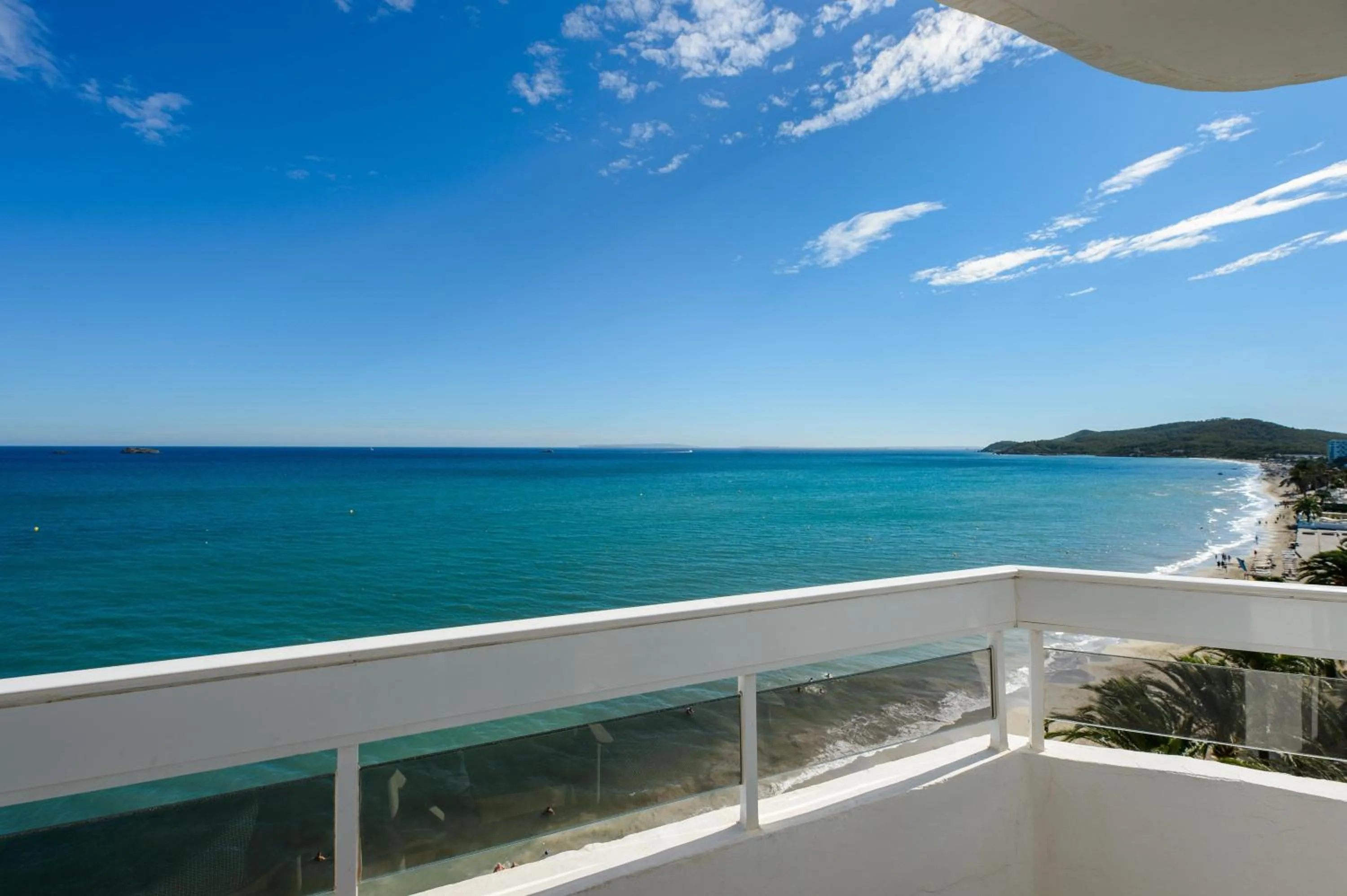 Photo of the whole room in Hotel Vibra Algarb