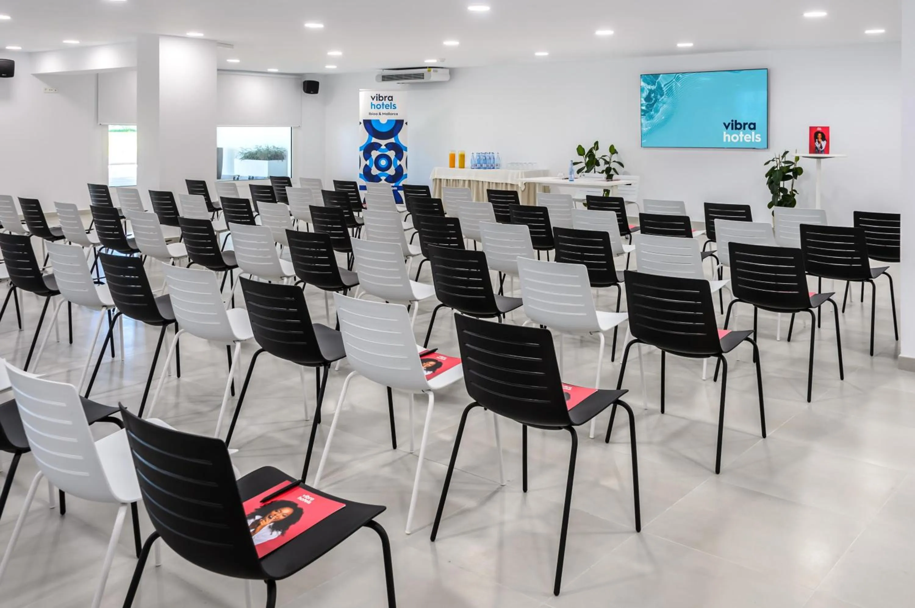 Meeting/conference room in Hotel Vibra Algarb