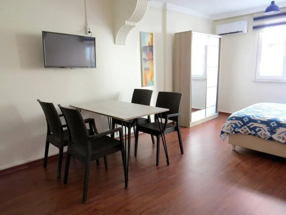 Dining area, Bed in Istanberry - Royal Apartments