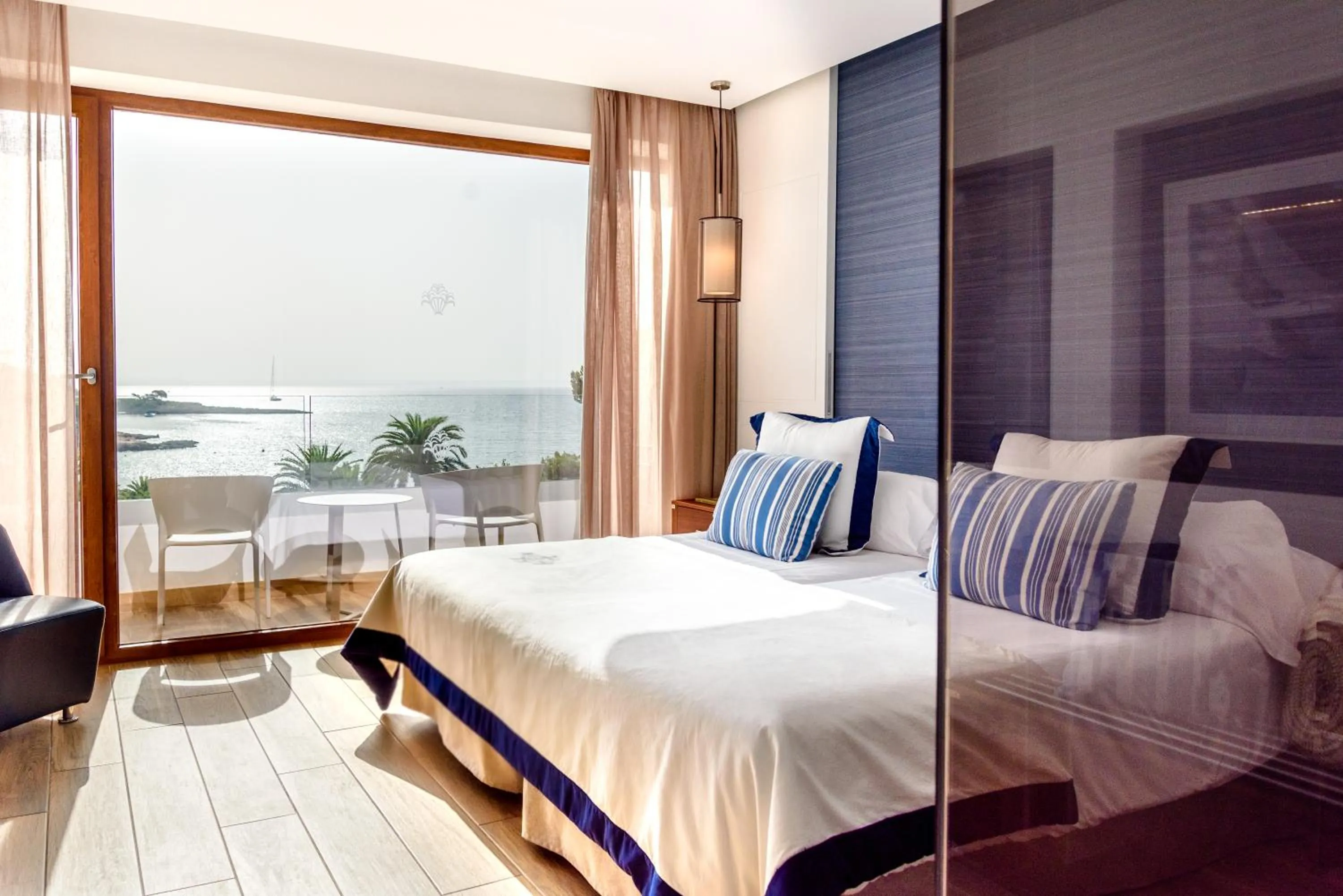 View (from property/room), Bed in Hotel Son Caliu Spa Oasis