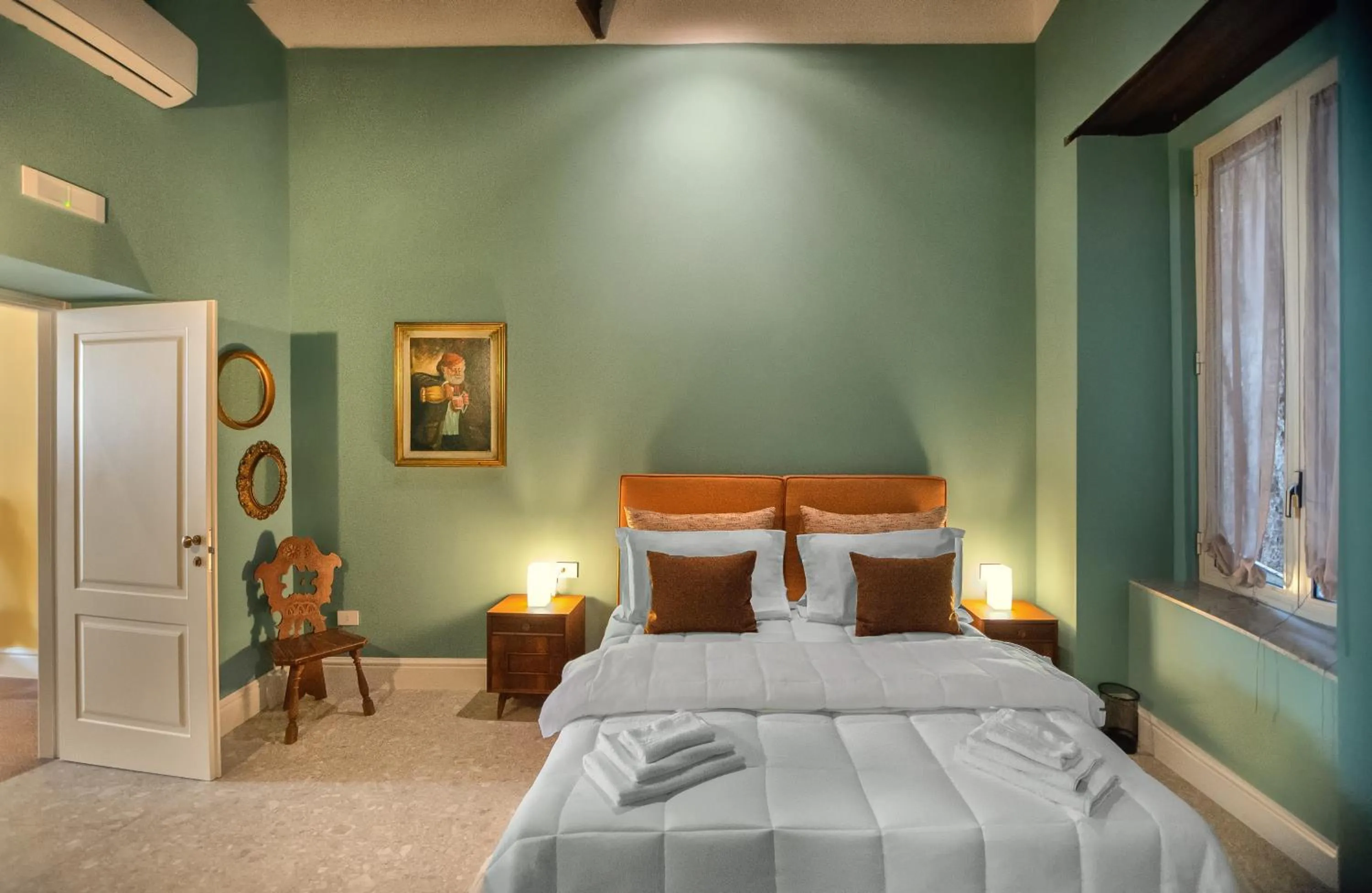 Bed in MONART HOSPITALITY Capodimonte