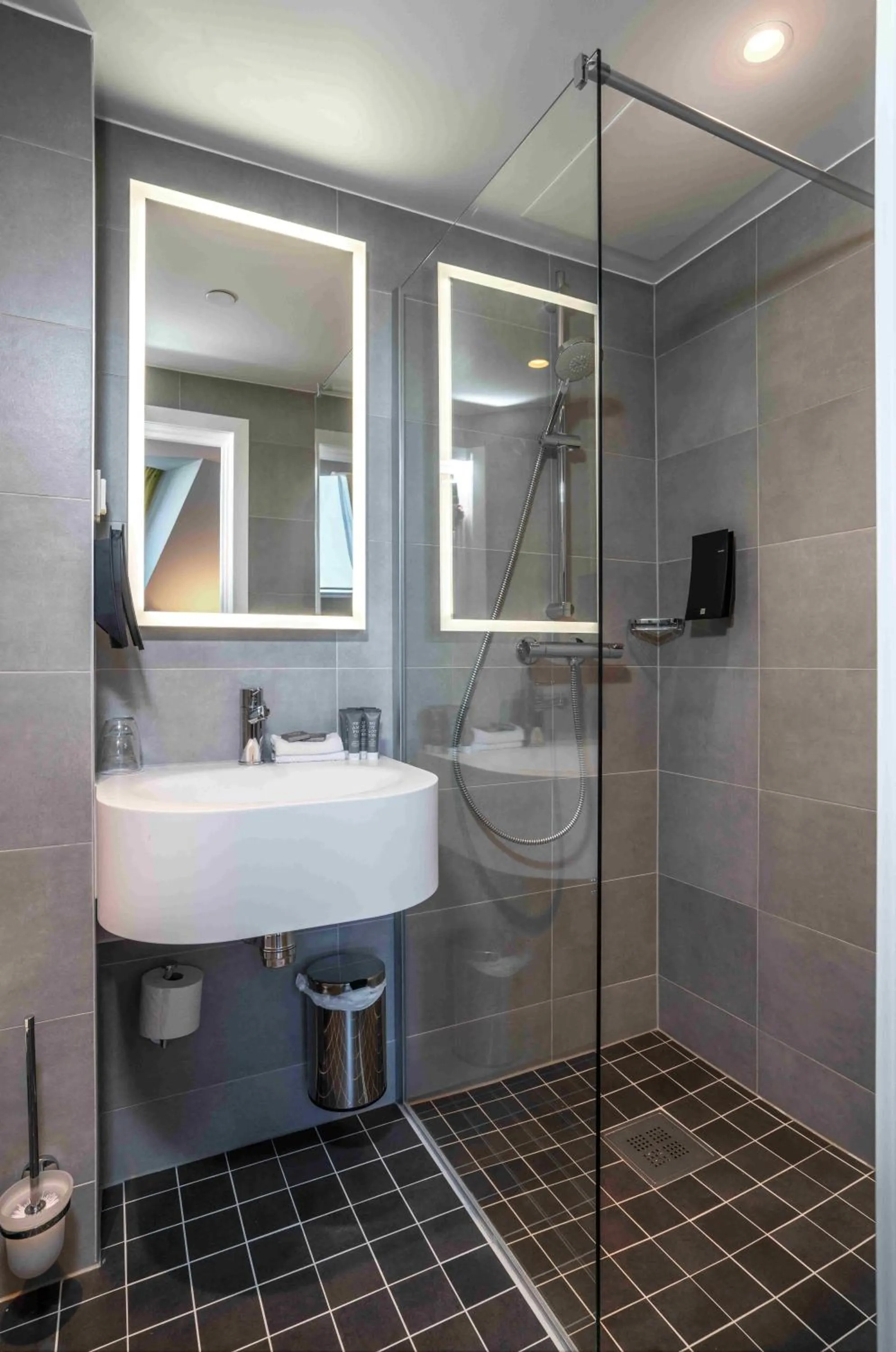 Shower in Thon Hotel Ålesund