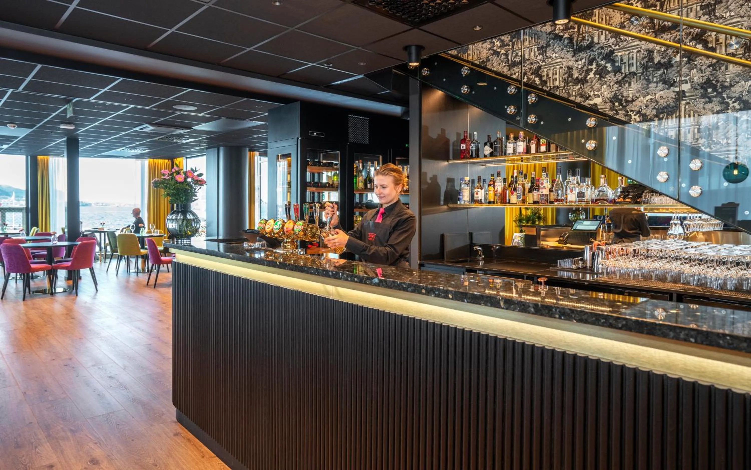 Restaurant/places to eat in Thon Hotel Ålesund