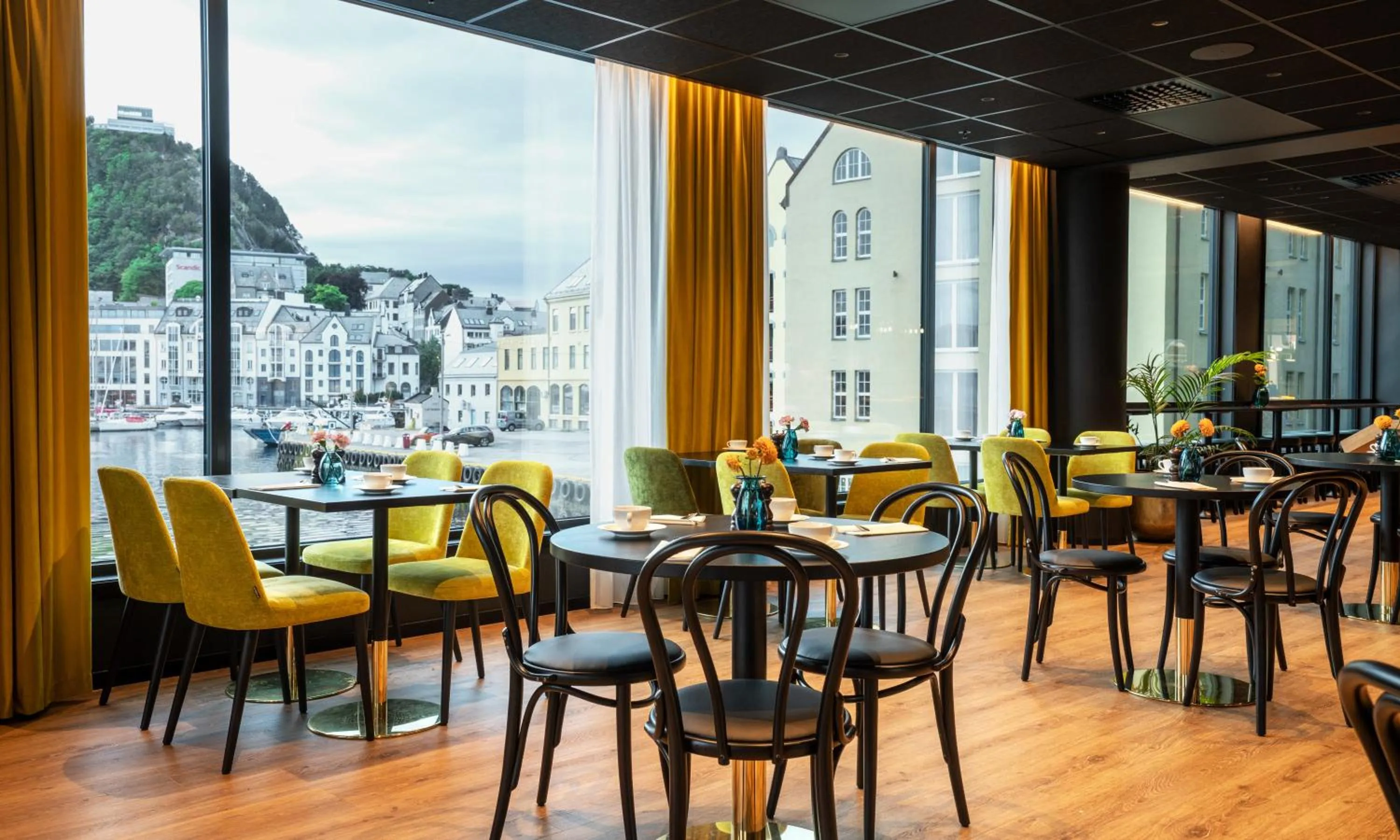 Restaurant/places to eat in Thon Hotel Ålesund