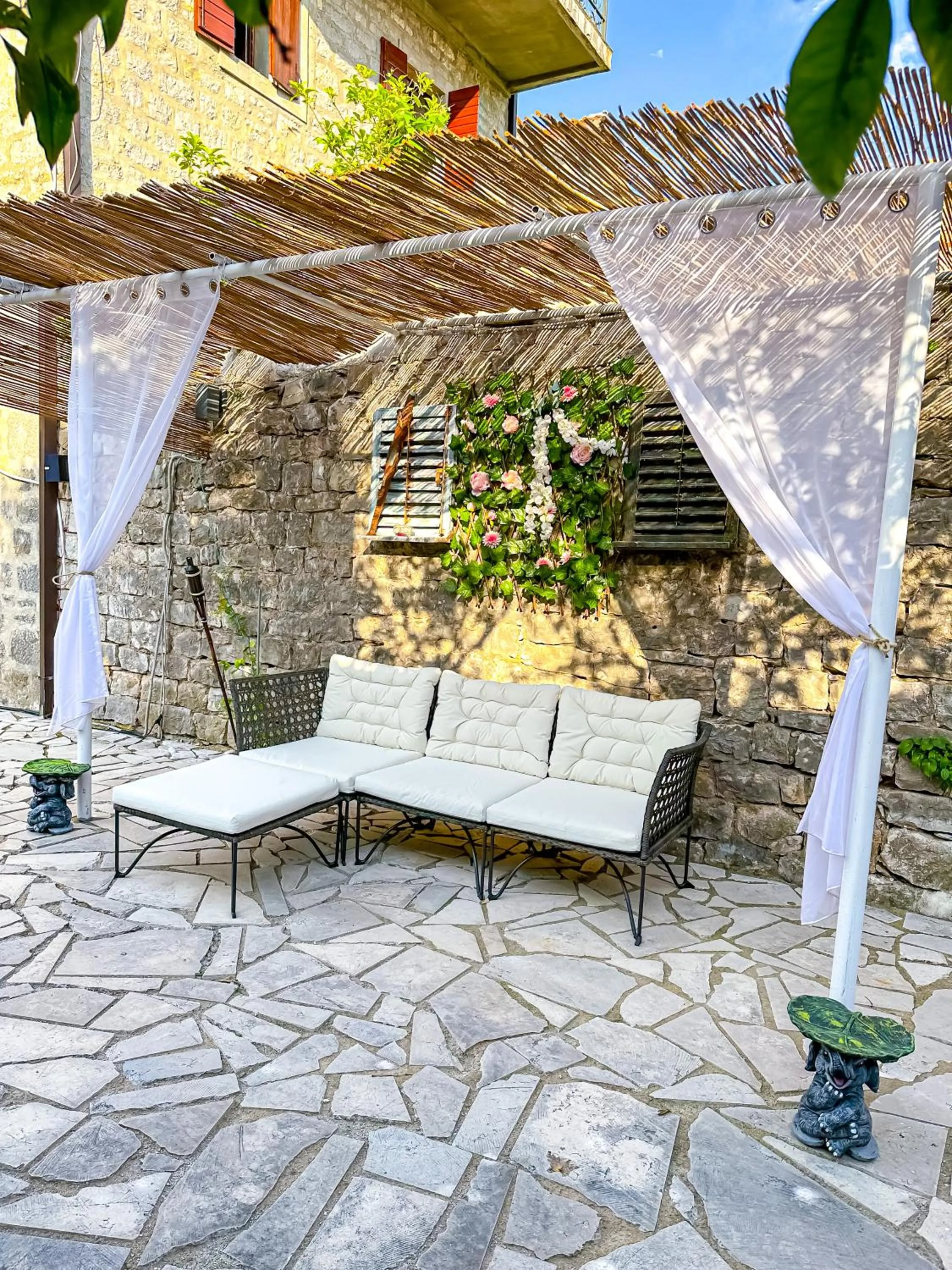 Seating area in Serenita Stone House