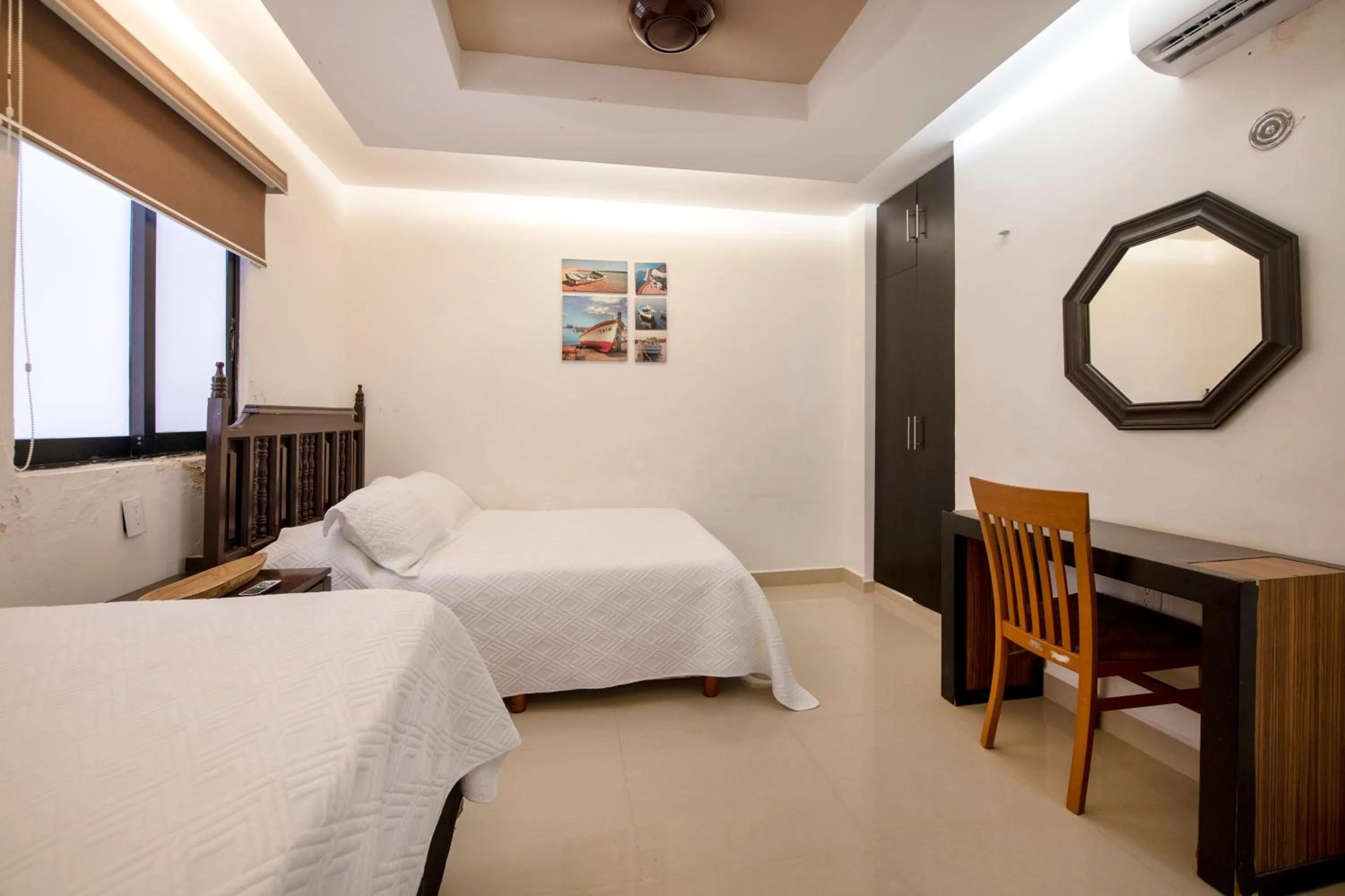 Bedroom, Bed in Family Vacations apartment Ocean View