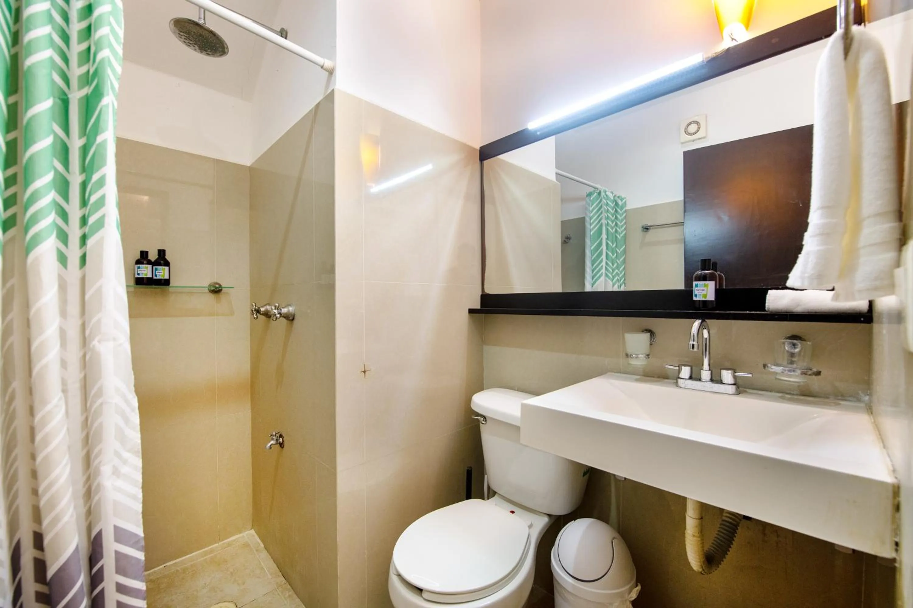 Bathroom in Family Vacations apartment Ocean View