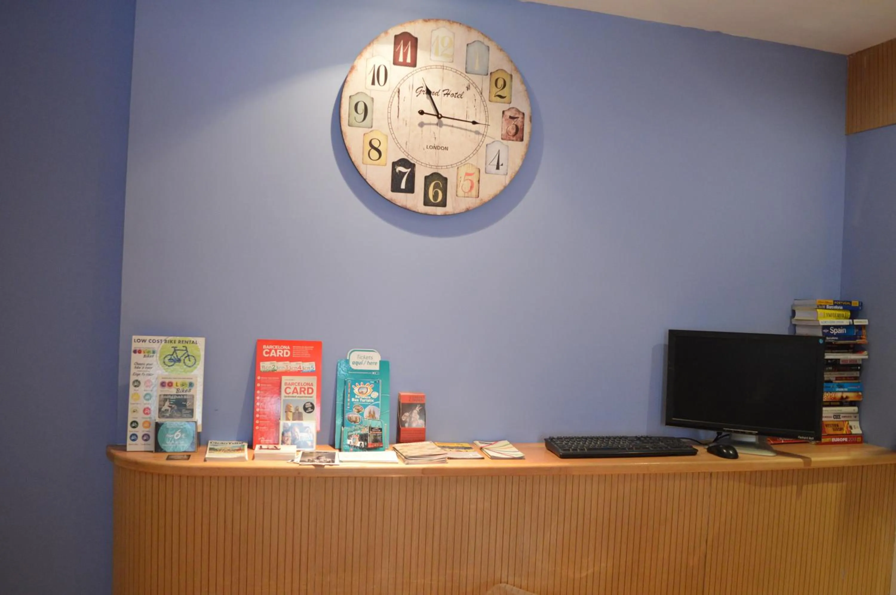 Lobby or reception in Somnio Hostels