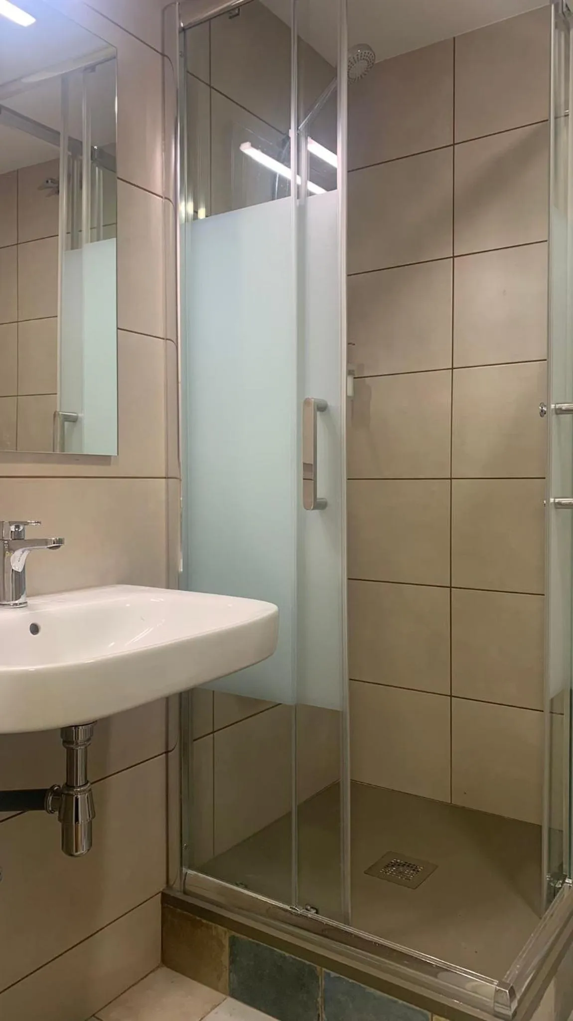 Shower in Somnio Hostels