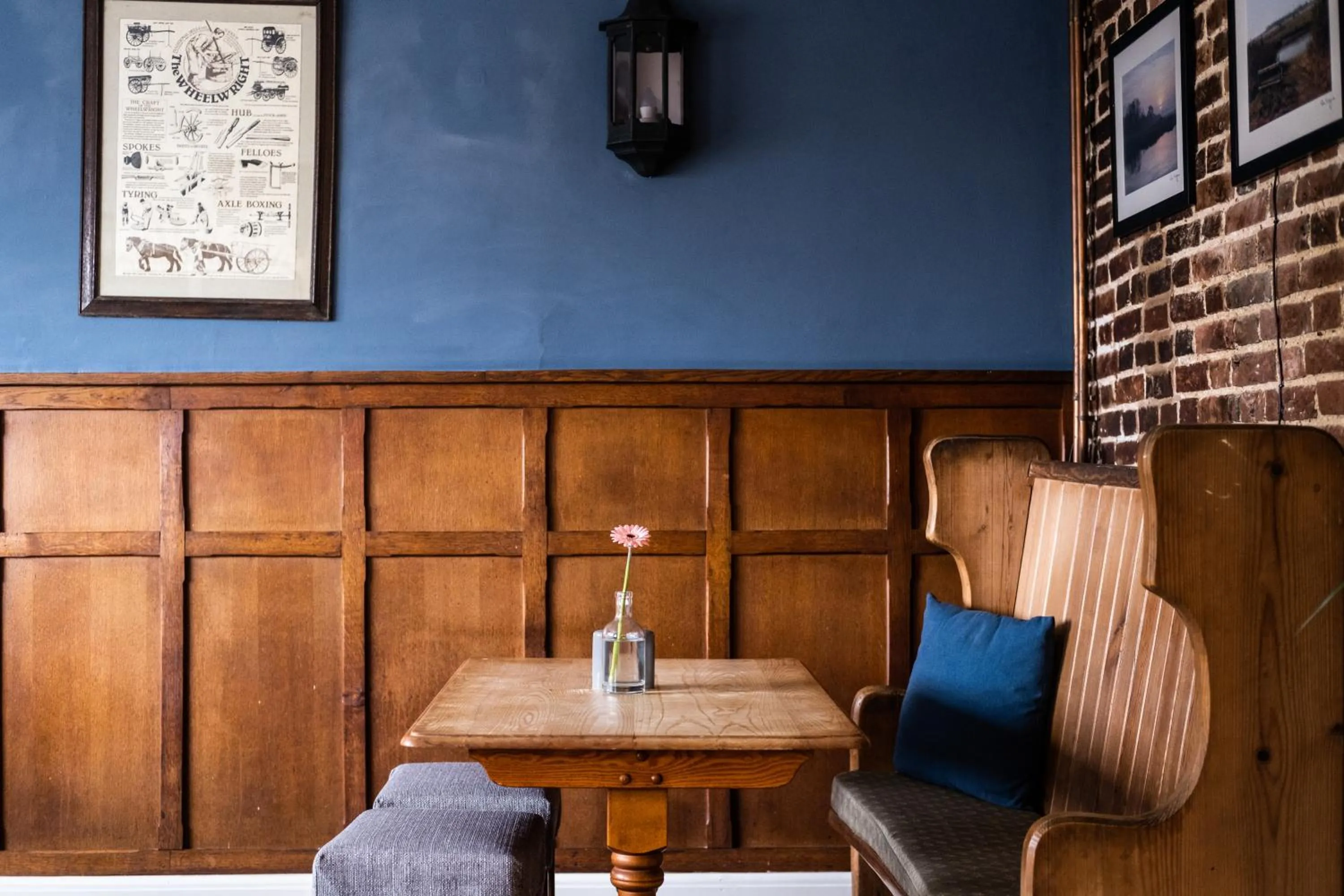 Restaurant/places to eat in White Hart Inn