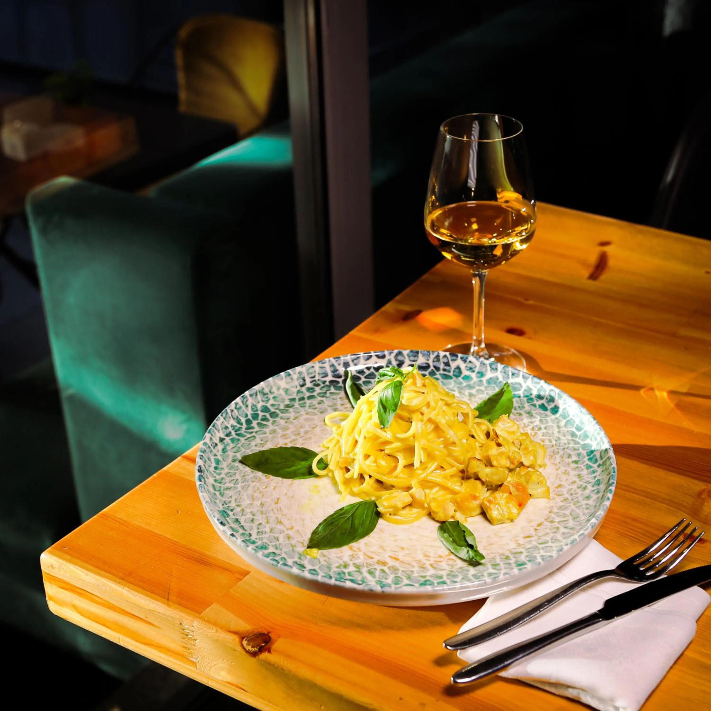 Restaurant/places to eat in Doanesia Premium Hotel & Spa