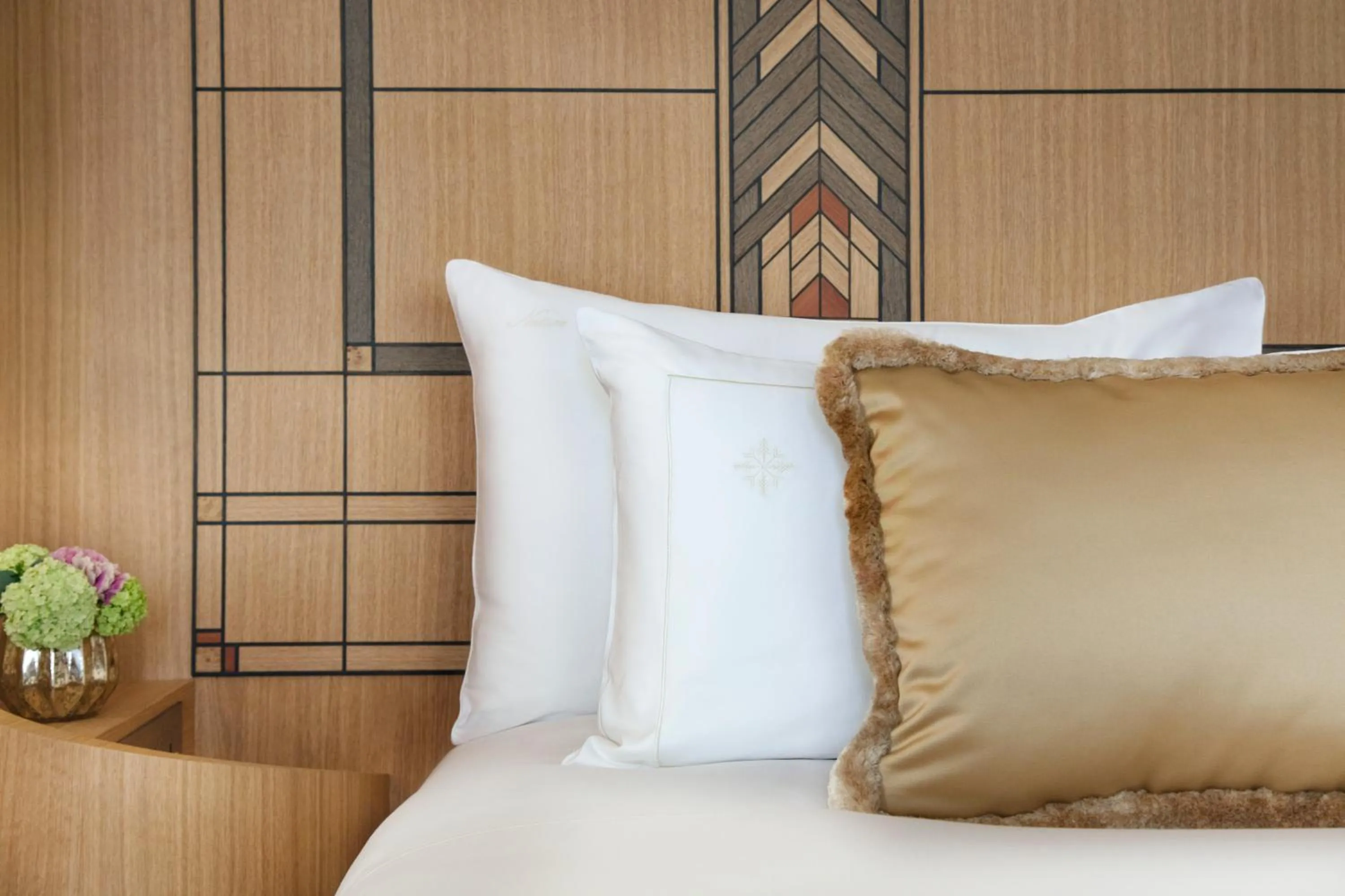 Bedroom, Bed in La Nauve, Hôtel & Jardin - Relais & Châteaux