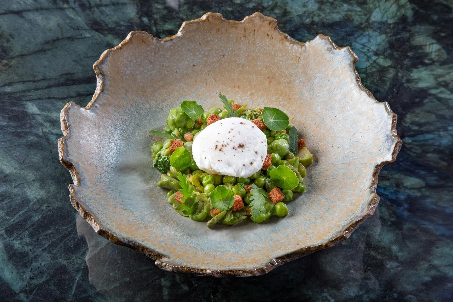 Restaurant/places to eat in La Nauve, Hôtel & Jardin - Relais & Châteaux