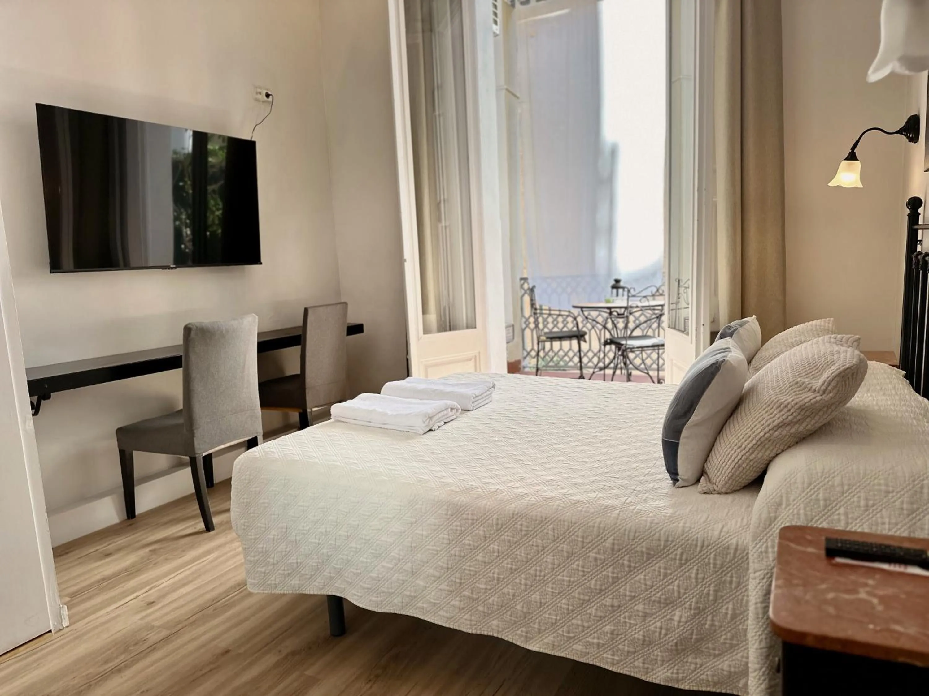 Bed in Casa Consell Gran Via, Guest House