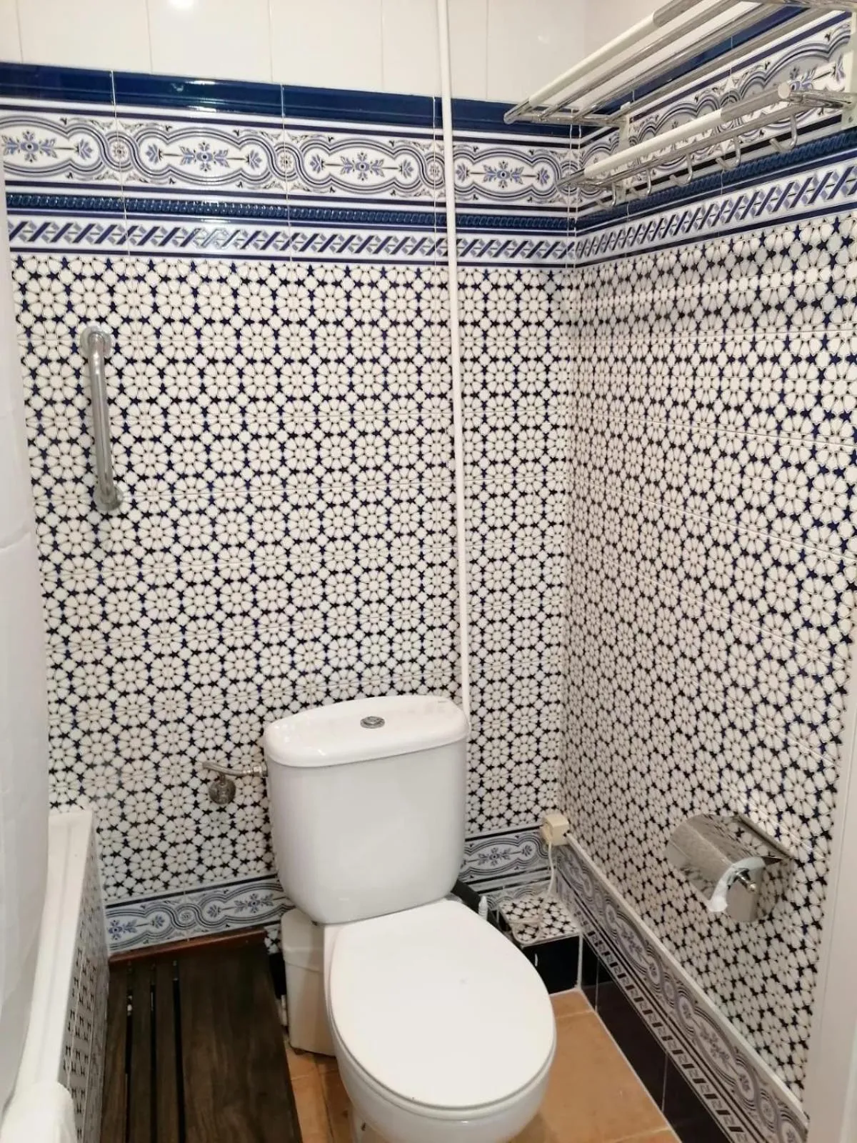 Bathroom in Casa Consell Gran Via, Guest House