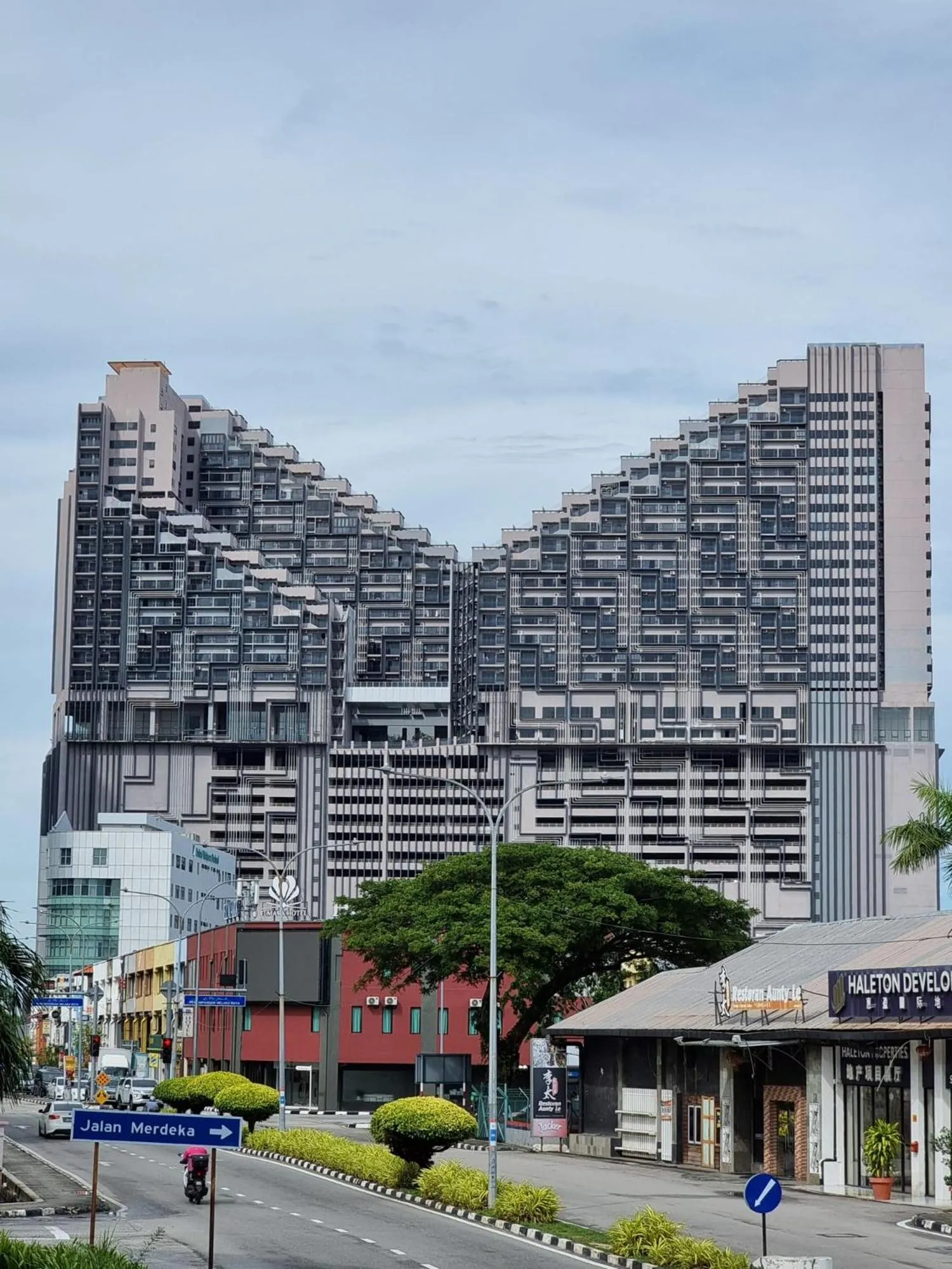 Imperio Residence By Heystay Management