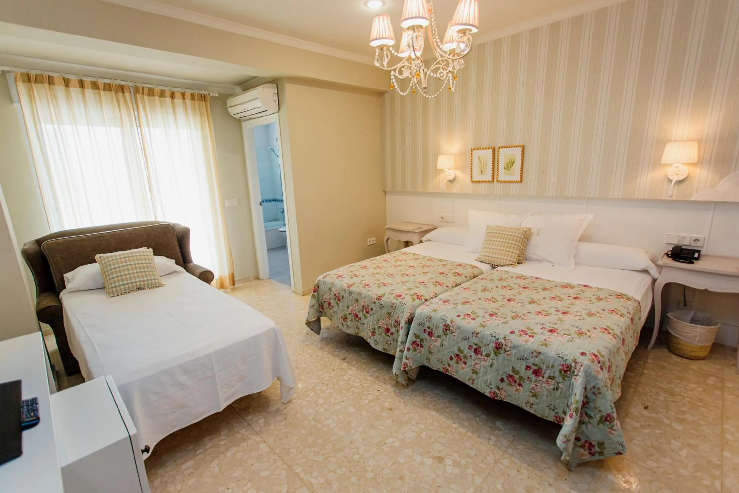 Bed in Hotel Los Ángeles Denia