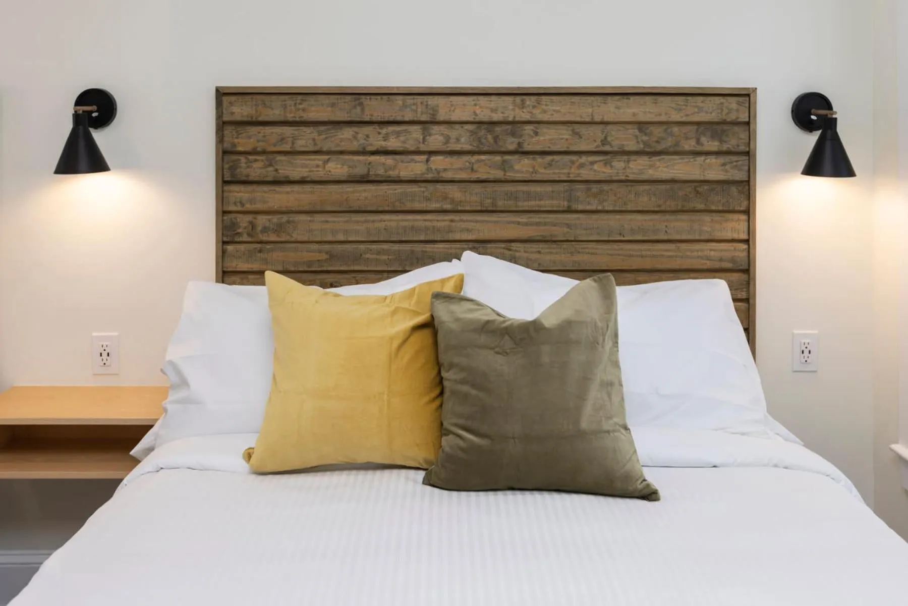 Bed in Newcastle 106 Inn at Old Beach