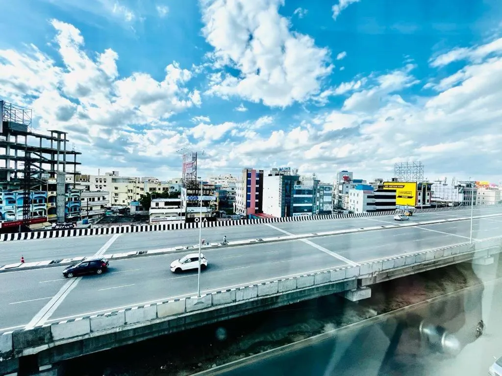 Property building in Hotel Lake View Airport zone