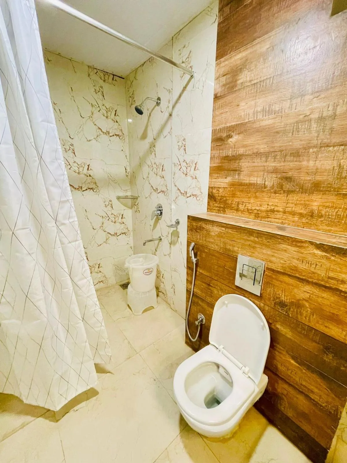 Bathroom in Hotel Lake View Airport zone