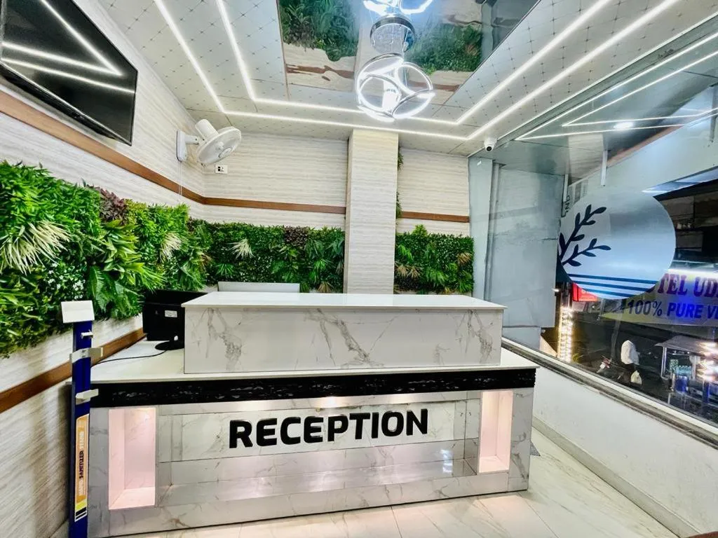 Lobby or reception in Hotel Lake View Airport zone