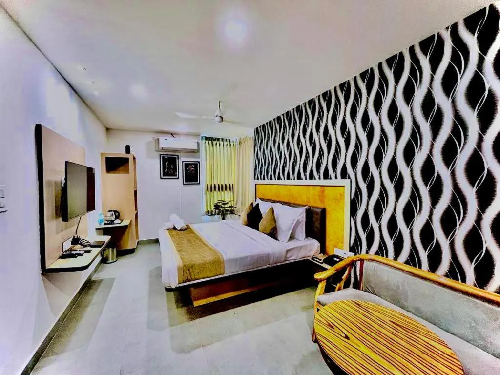 Bed in Hotel Lake View Airport zone