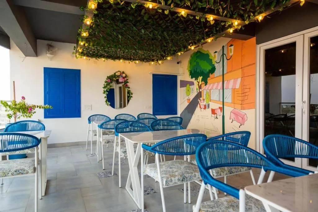 Property building in Hotel Lake View Airport zone