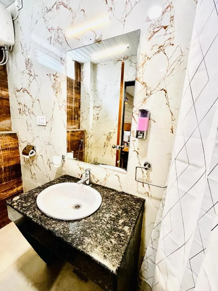 Bathroom in Hotel Lake View Airport zone