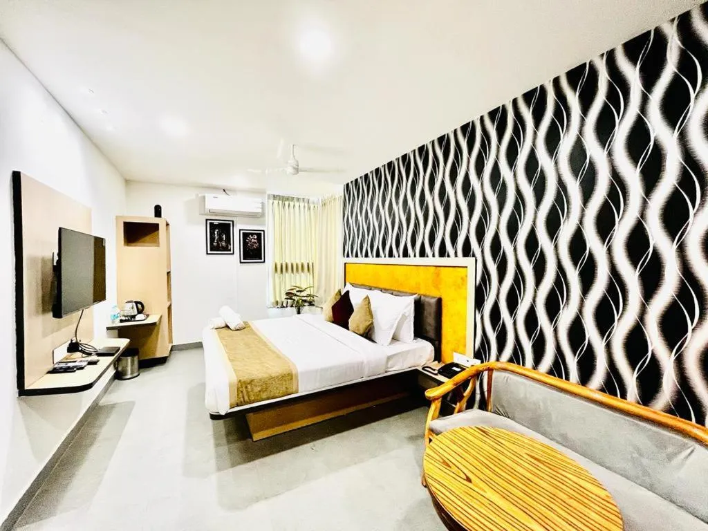 Bed in Hotel Lake View Airport zone