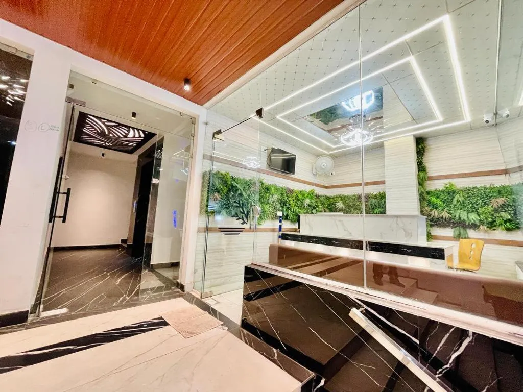 TV and multimedia in Hotel Lake View Airport zone