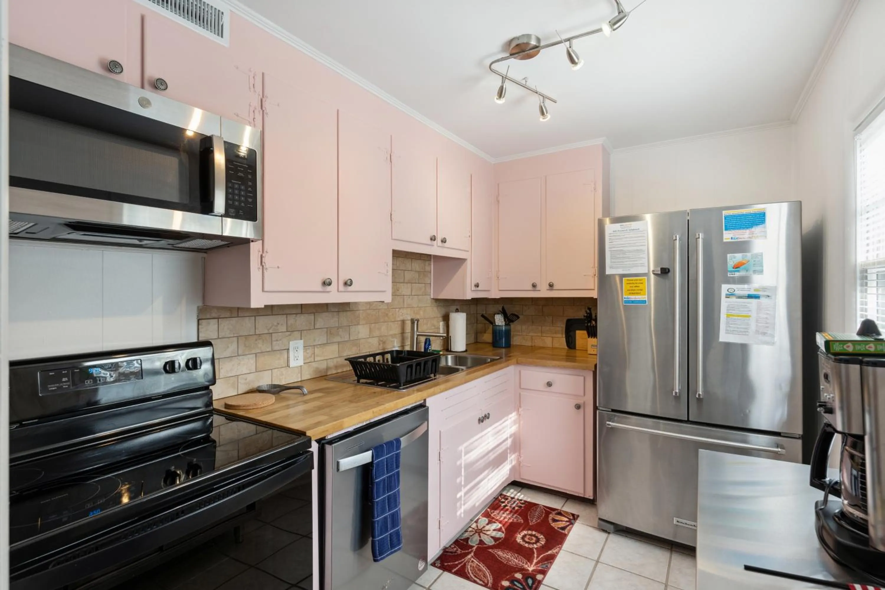 Folly Vacation Great Location, Vintage and Fun 120 Unit A