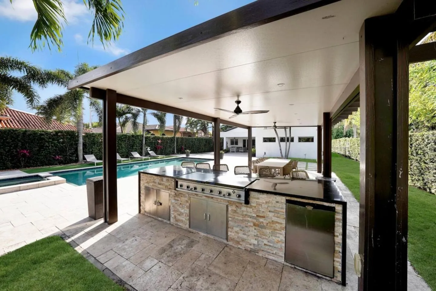 Luxury home w pool by PMI