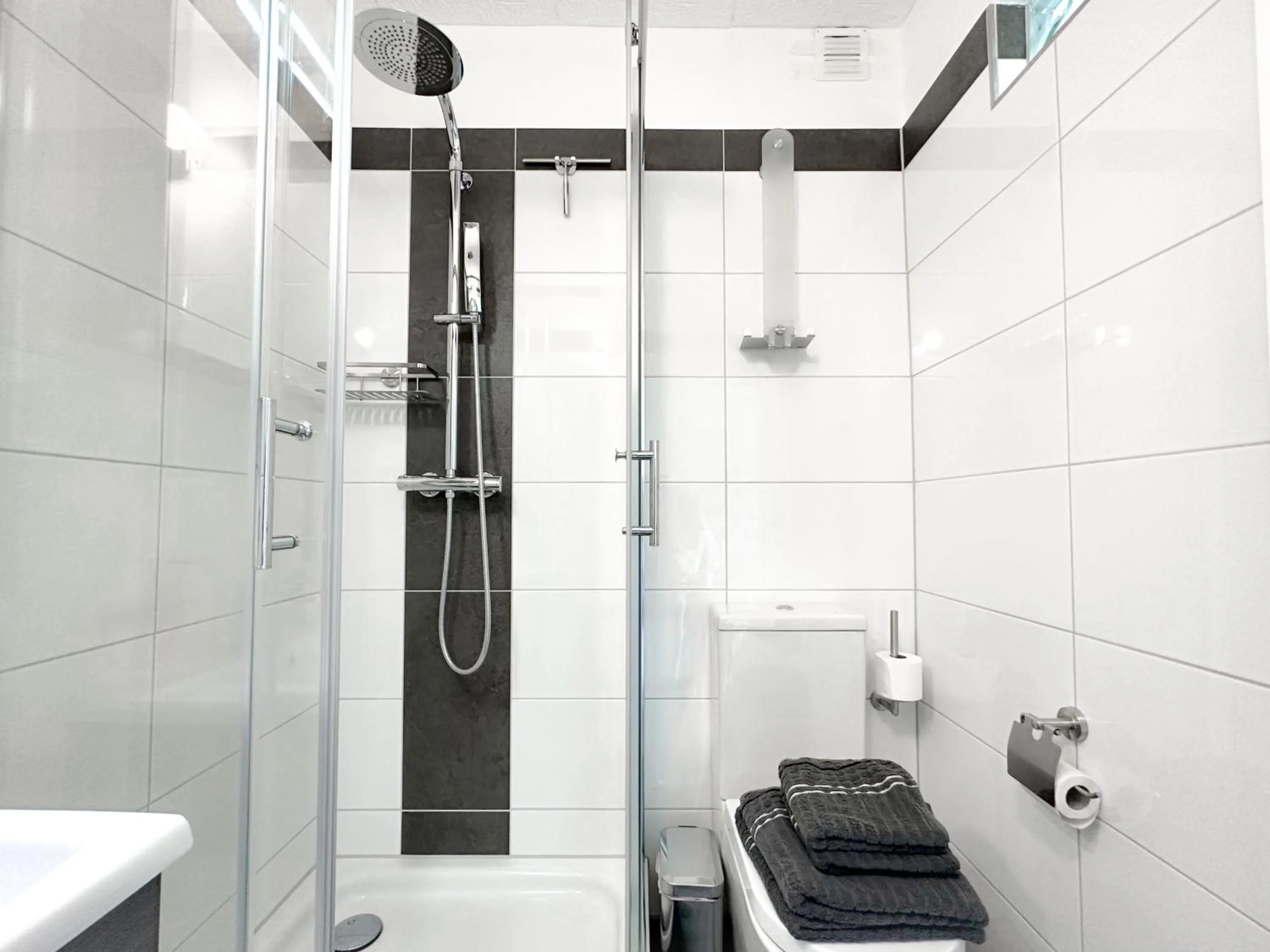 Shower in Gästehotel Lucendi Premium Lounge