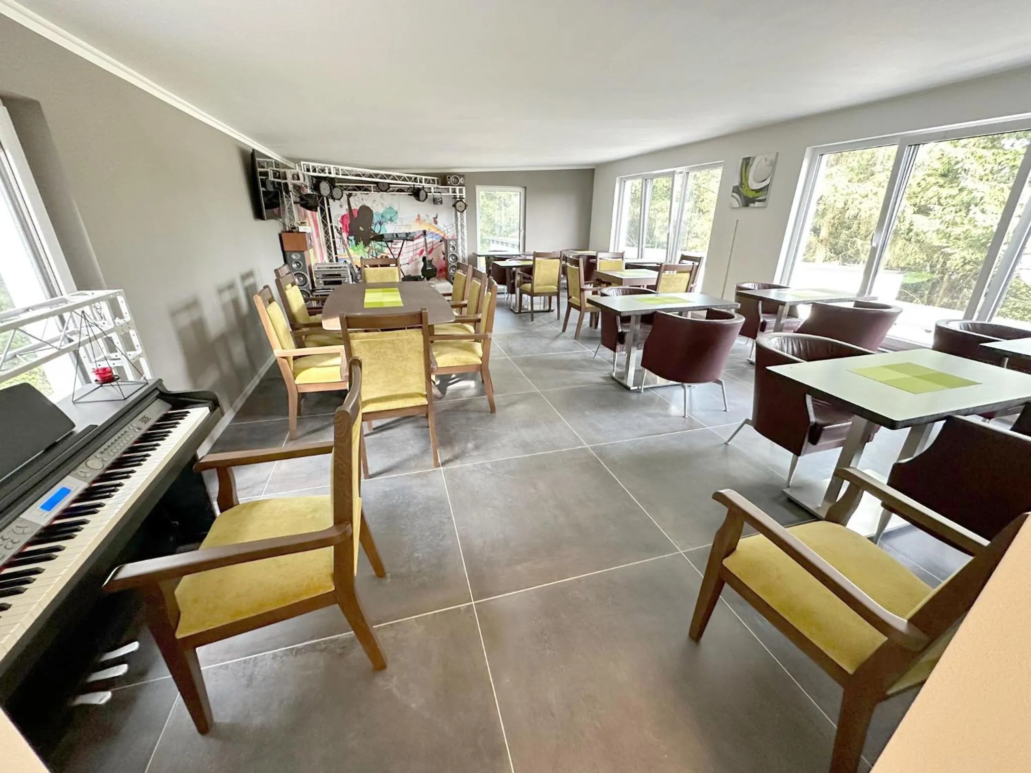 Restaurant/places to eat in Gästehotel Lucendi Premium Lounge