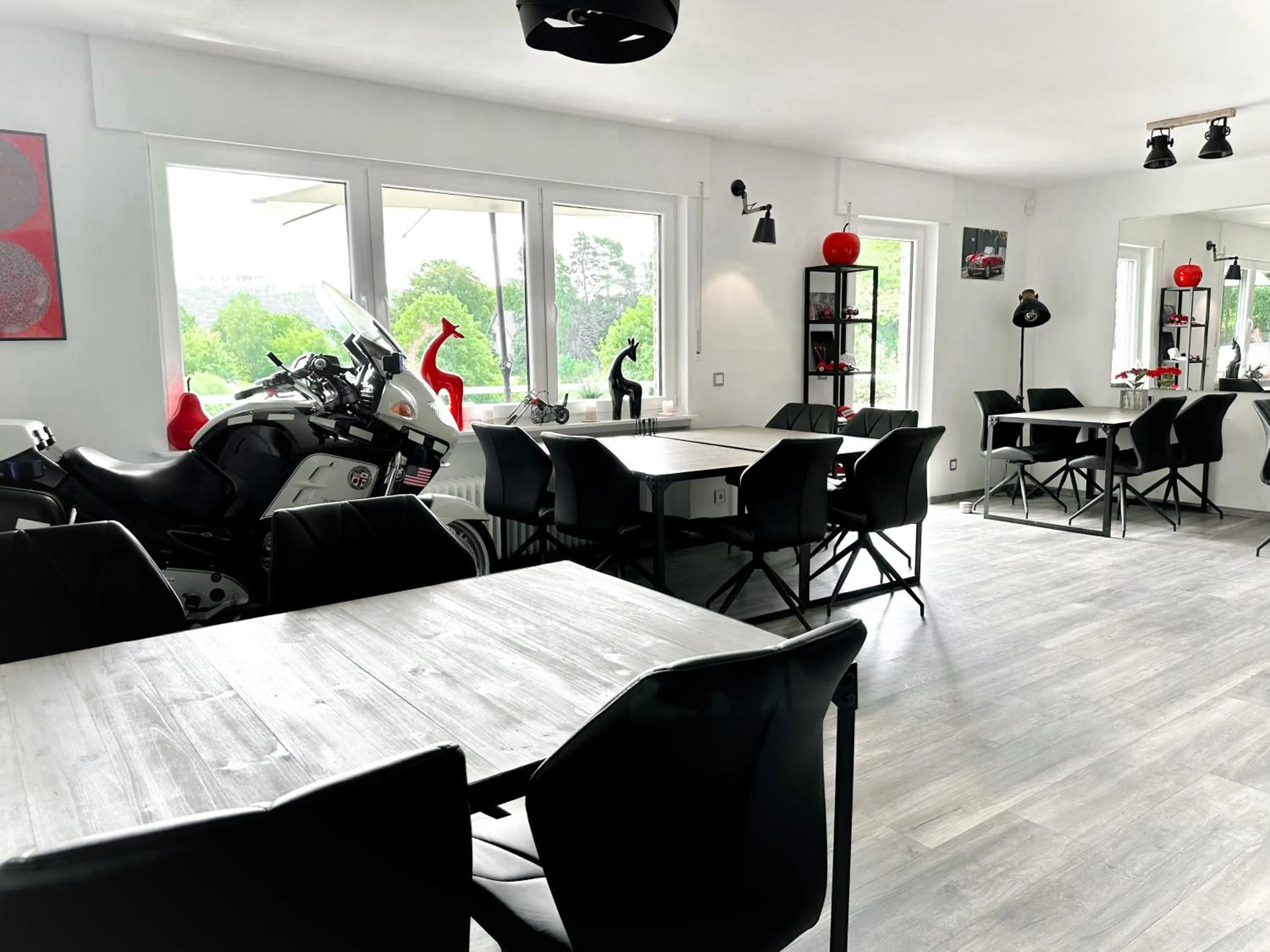 Restaurant/places to eat in Gästehotel Lucendi Premium Lounge