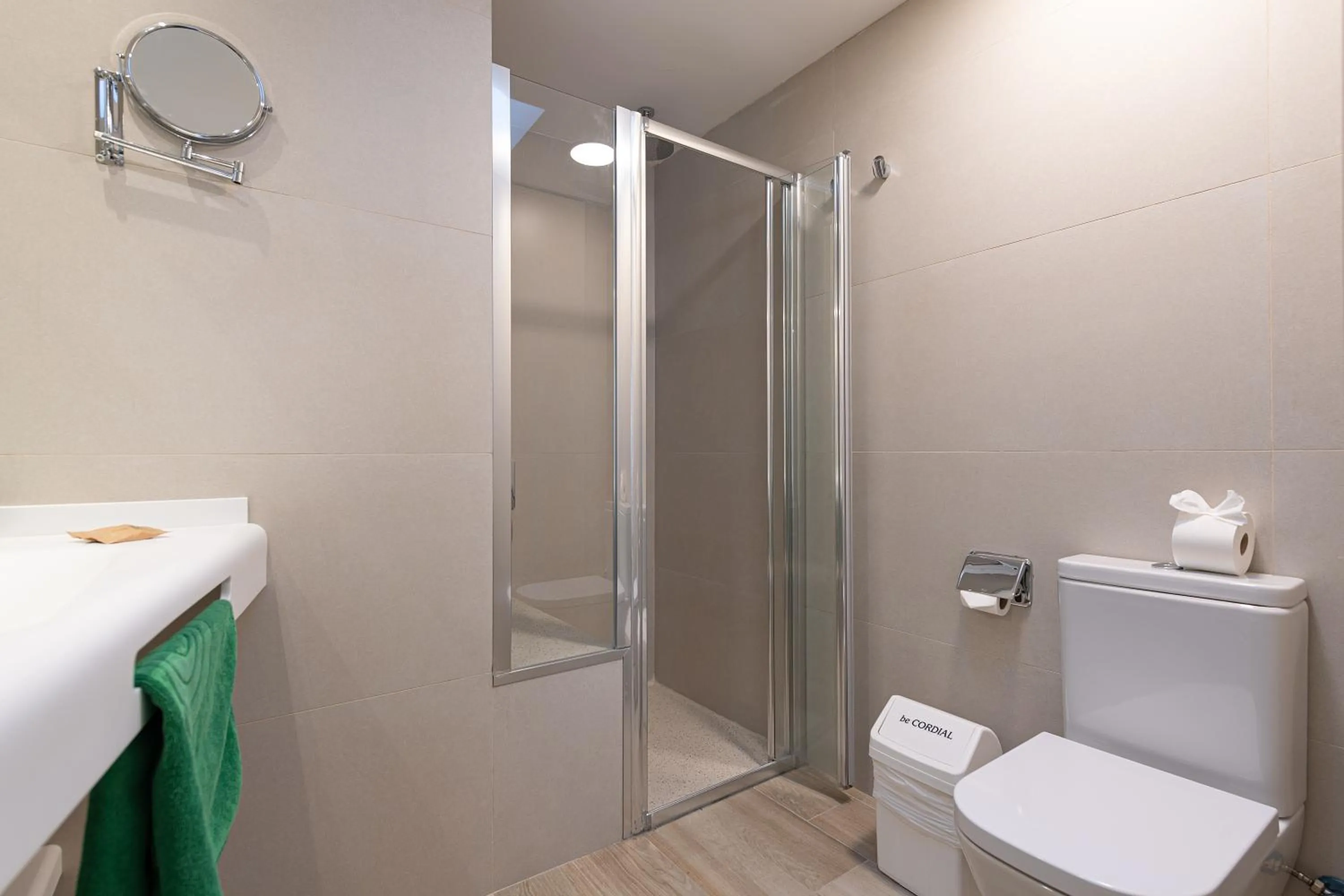 Shower in Bungalows Cordial Green Golf