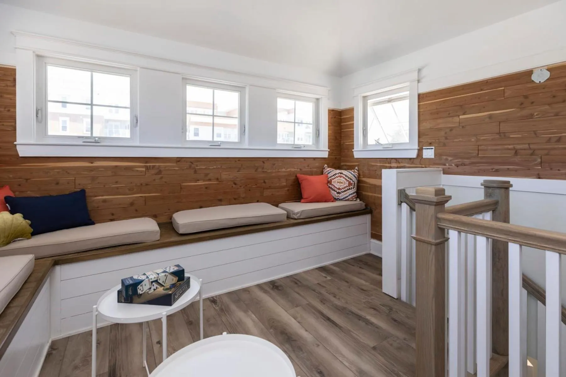 Bed in The Princess Anne 200 Inn at Old Beach