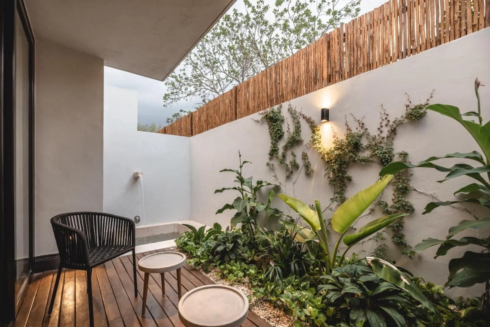 Patio in Hotel Sutuk