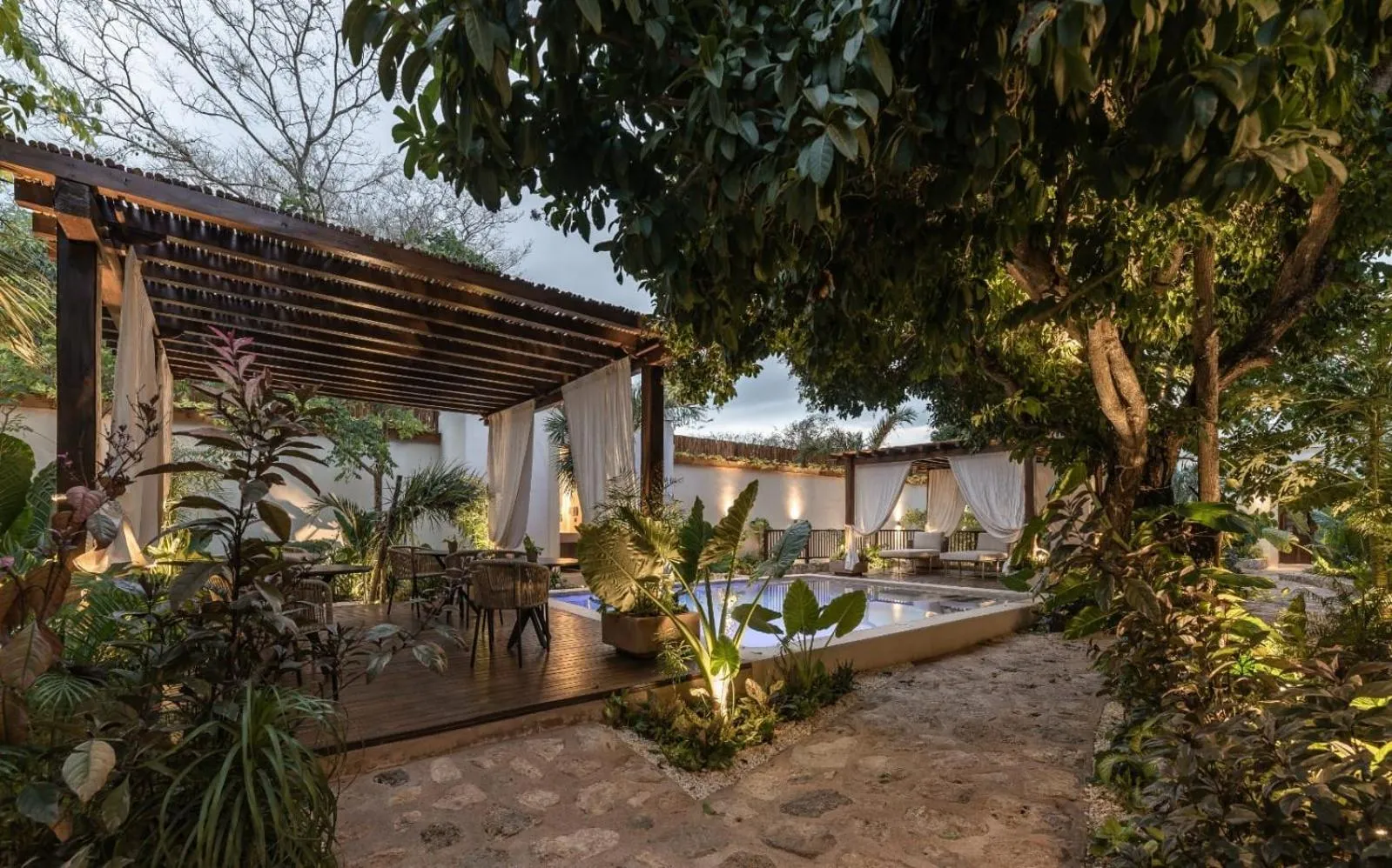 Swimming pool in Hotel Sutuk