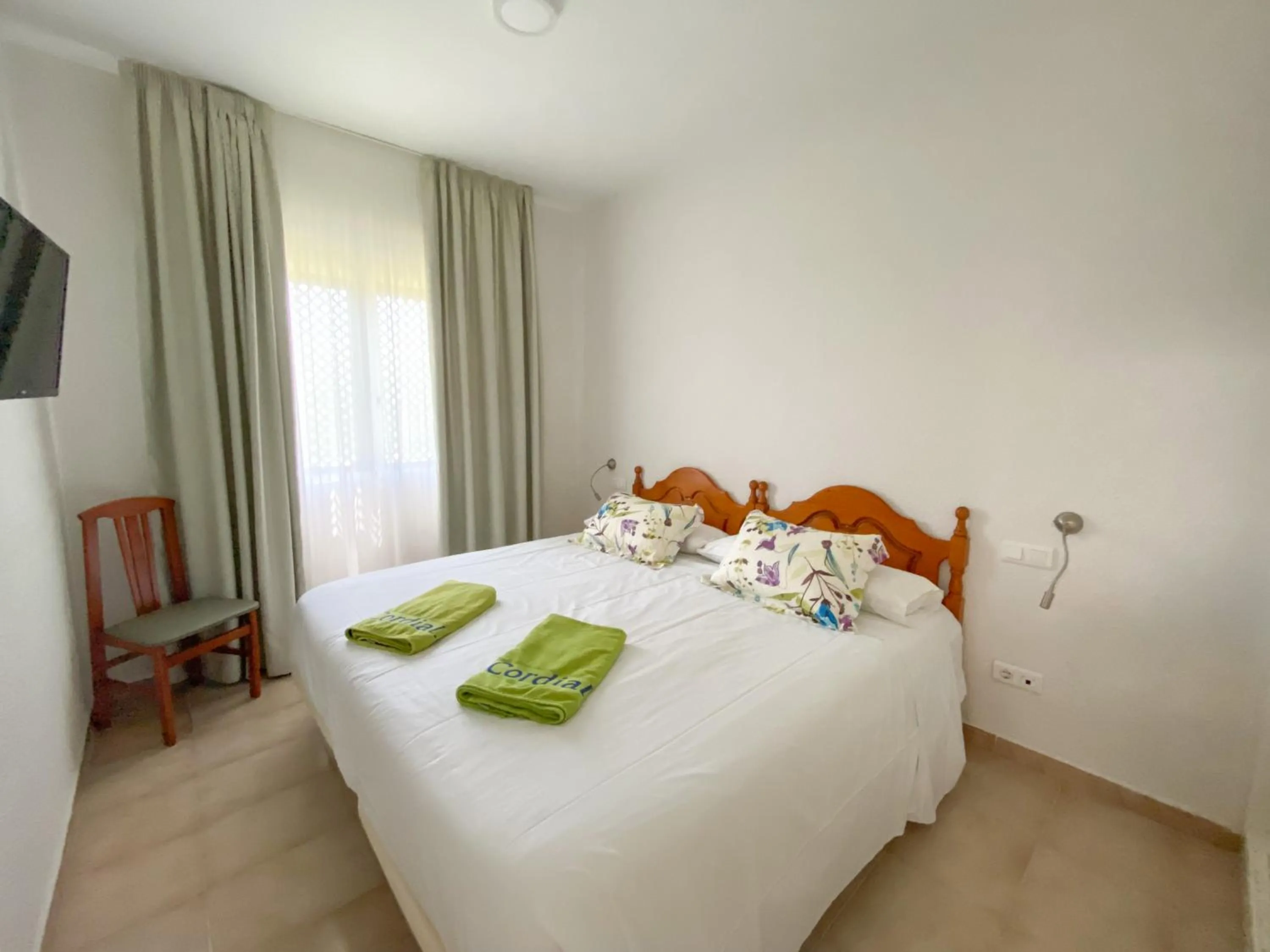 Bedroom, Bed in Bungalows Cordial Biarritz