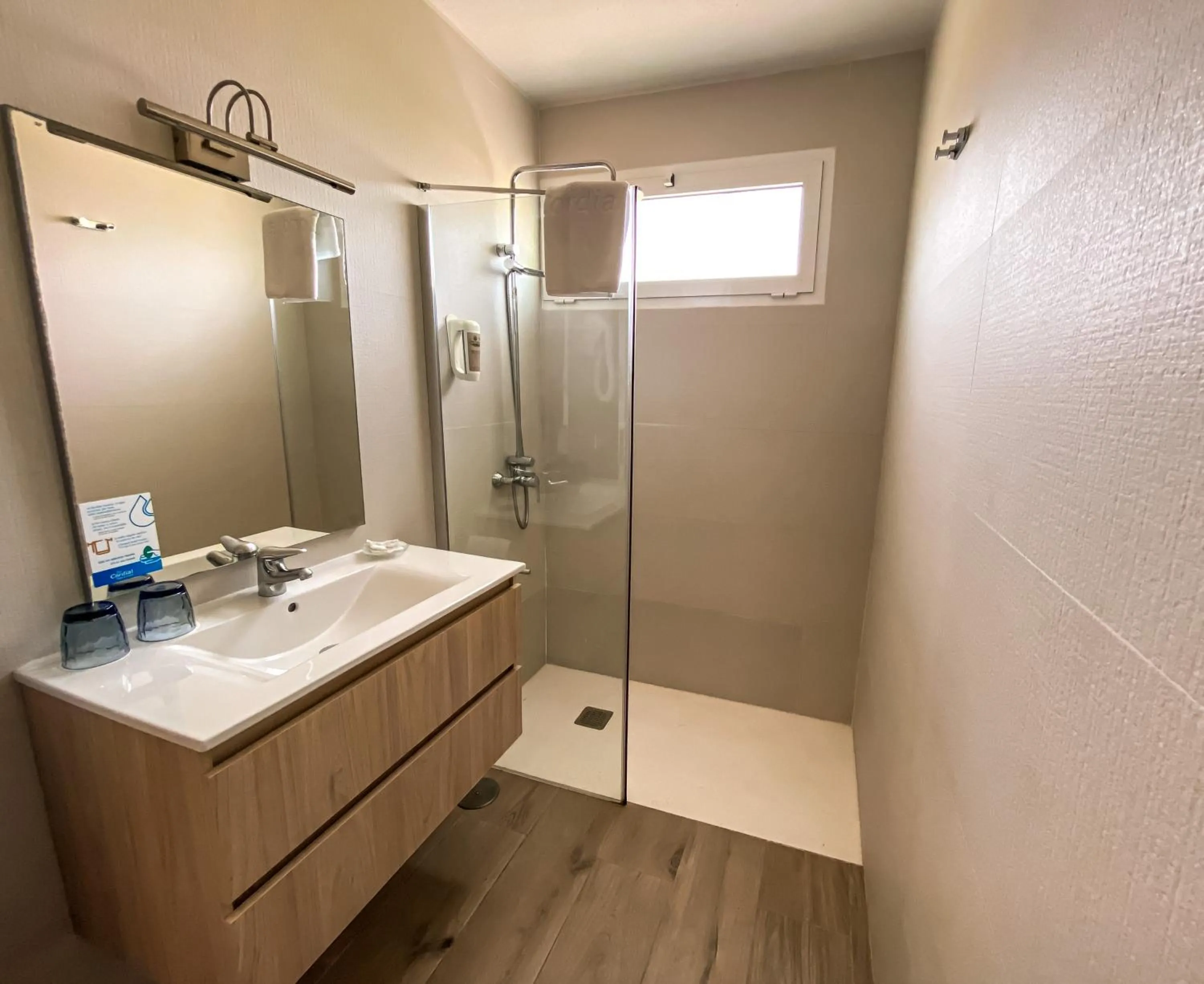 Toilet in Bungalows Cordial Biarritz