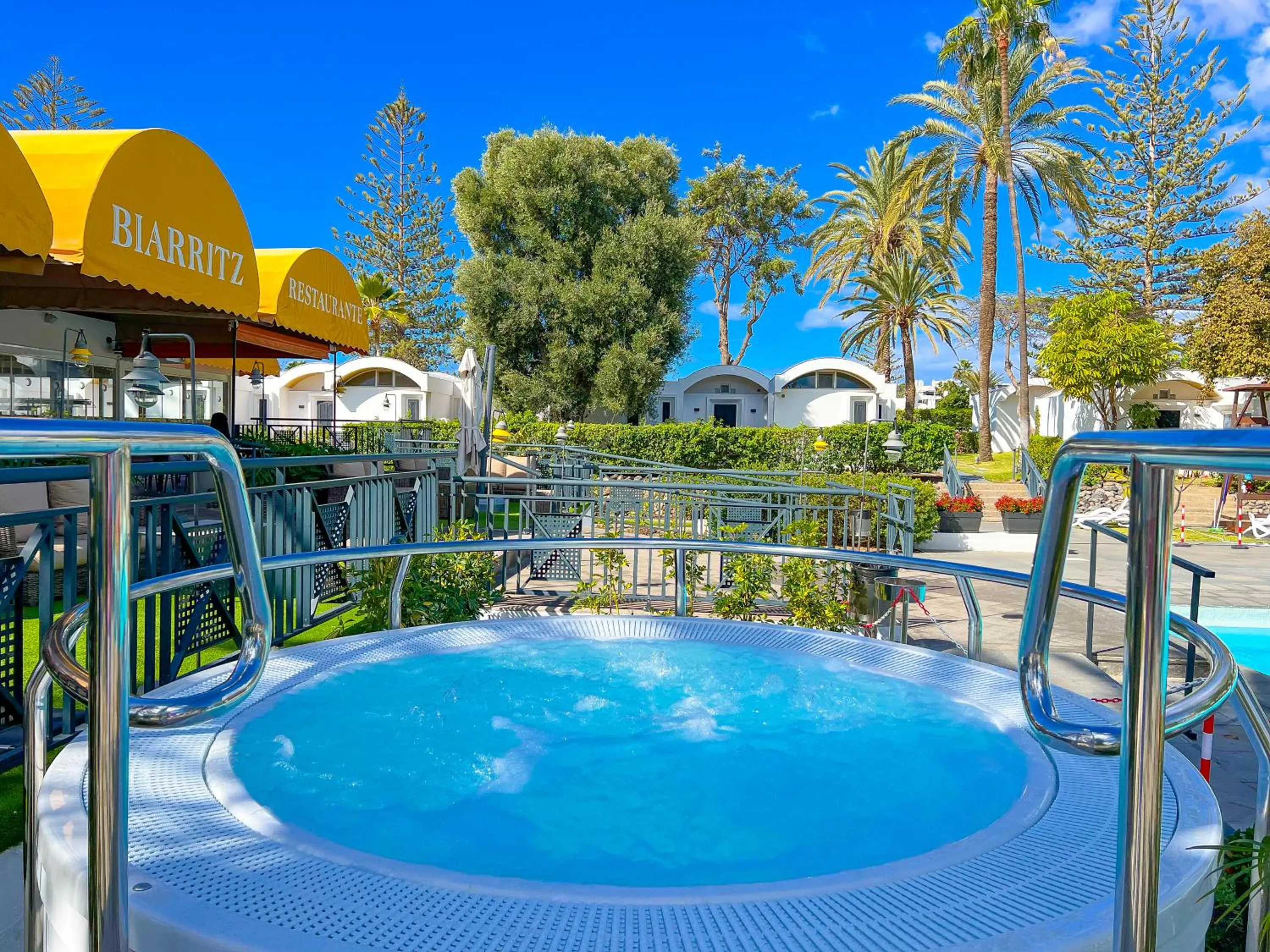 Hot Tub in Bungalows Cordial Biarritz