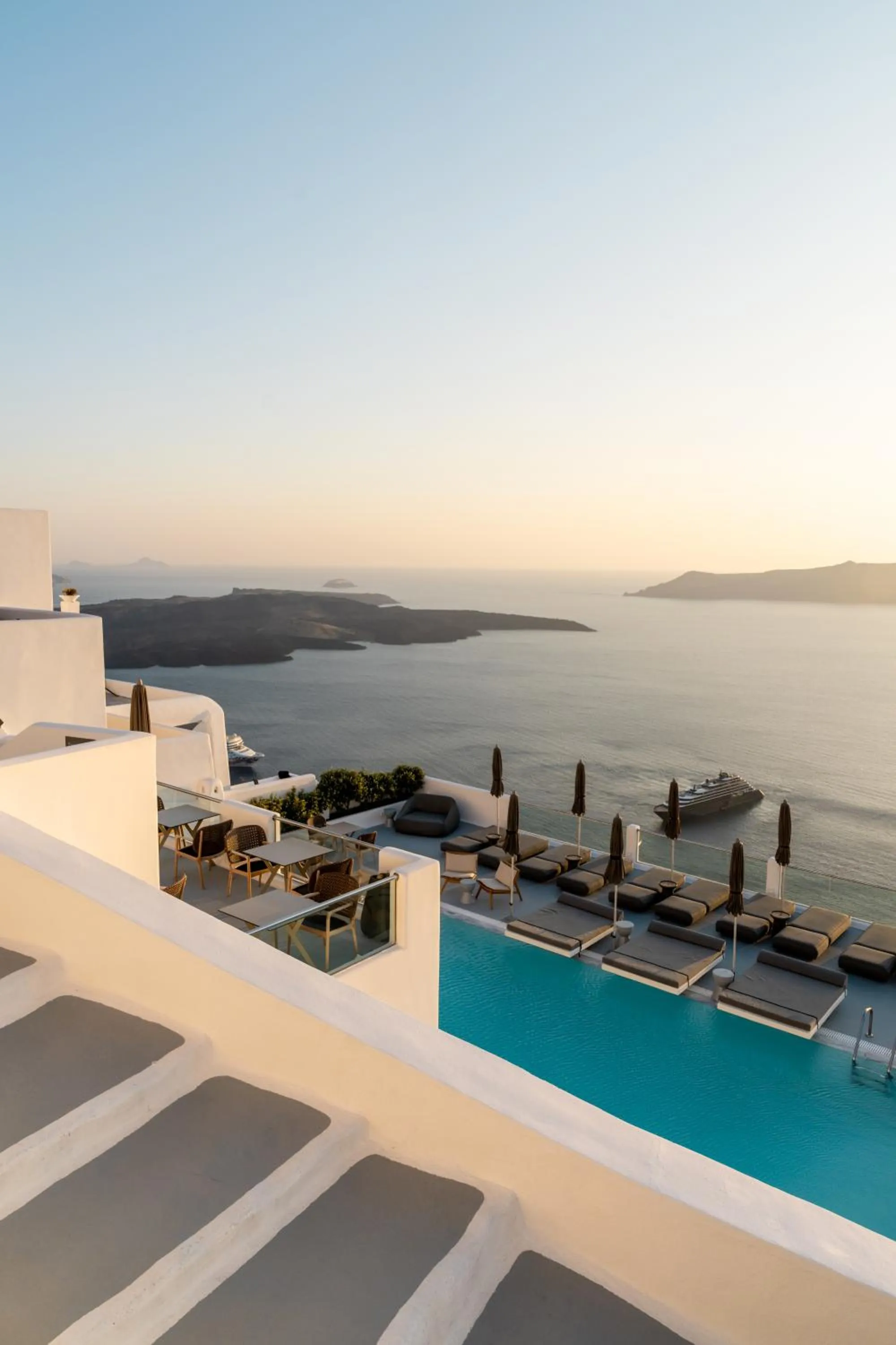 Swimming pool in Belvedere Suites